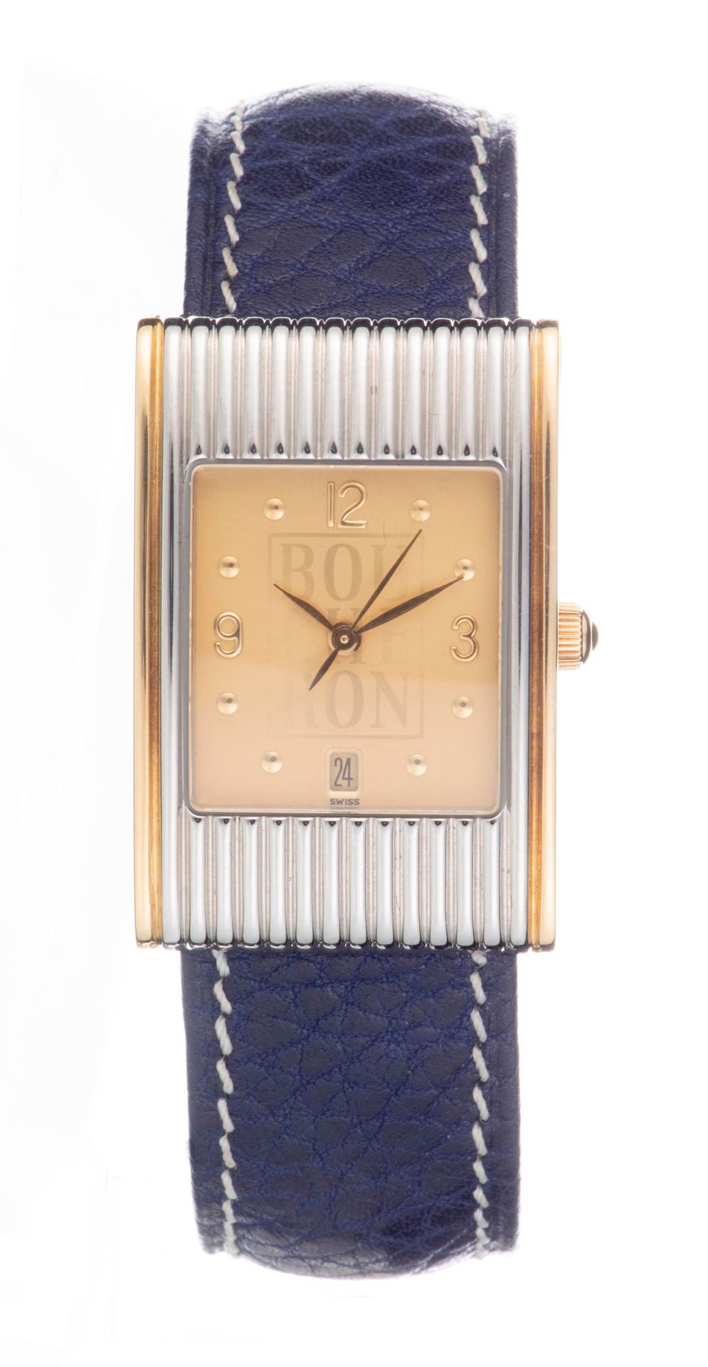 Null Boucheron巴黎石英腕表，双金属金和钢，金色表盘，6点钟位置有日期窗口，编号为AE 37398

出售时有2条带子：一条是蓝色皮革，一条是鸵鸟皮&hellip;