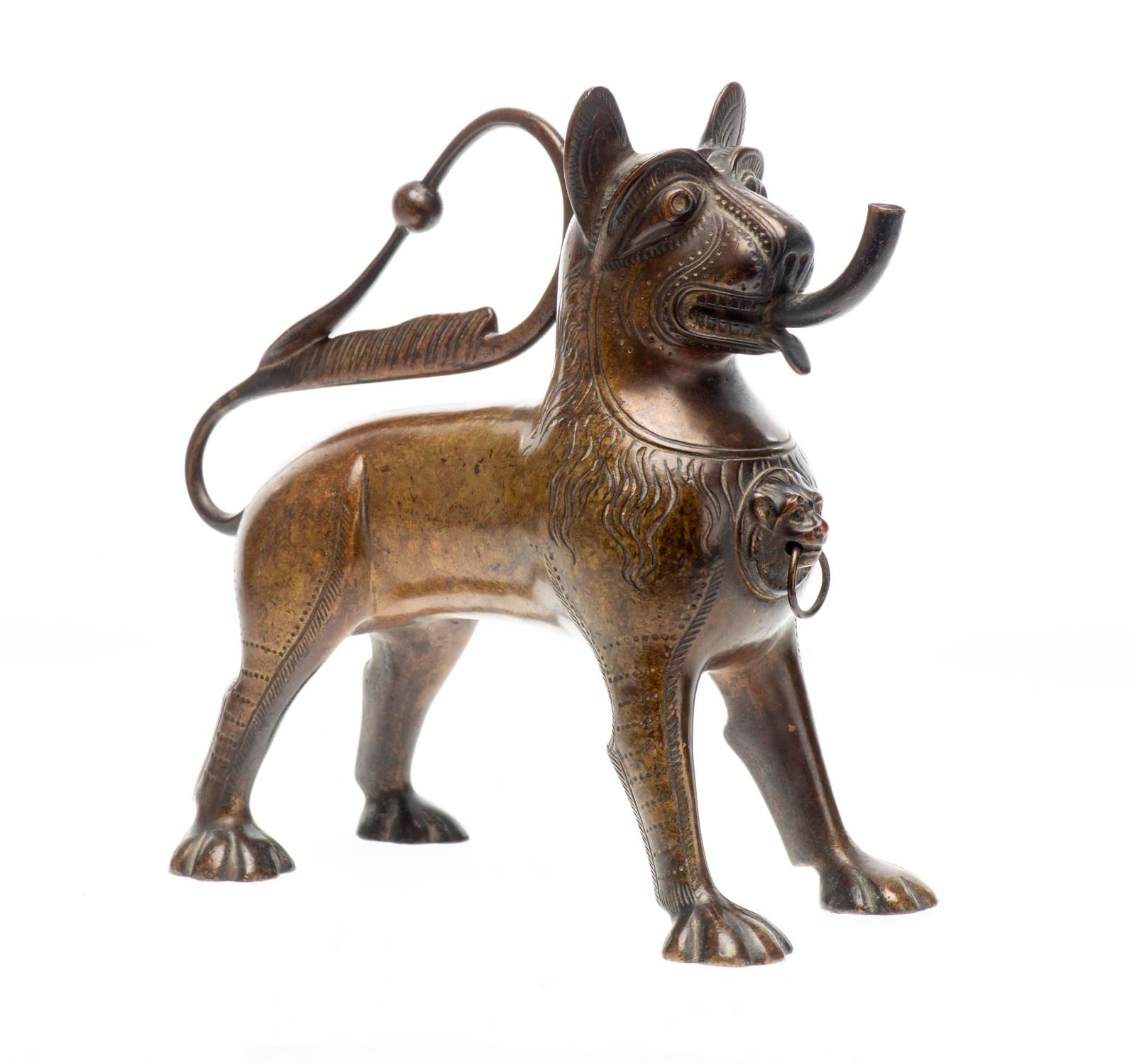 Null Aquamanile aus Bronze in Form eines Löwen mit Ausguss im Maul, Norddeutschl&hellip;