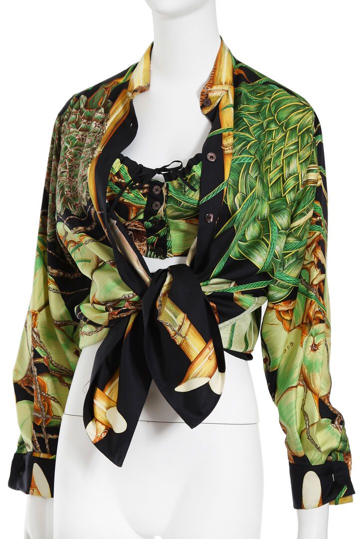 HERMES Una blusa di seta Hermès con stampa "Jardin Creole" di Valerie Dawlat-Dum&hellip;