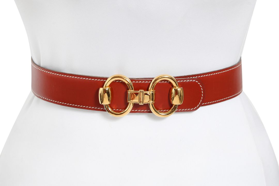HERMES Cinturón de cuero reversible Hermès con hebilla de metal dorado, 1994,

C&hellip;