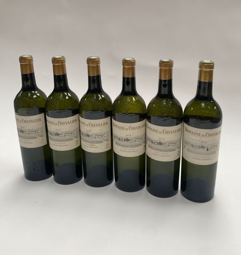 12 bouteilles Domaine de Chevalier Blanc 2018 12 botellas Domaine de Chevalier B&hellip;