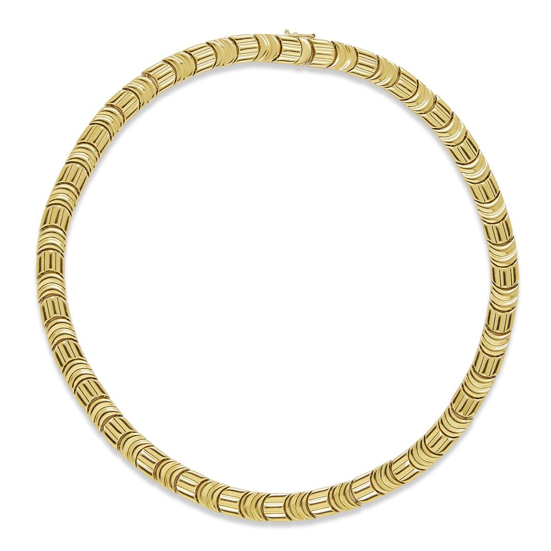 Null 黄金项链 

18K（750）金花式链接，总重：60.21克，长度：37厘米。

一条18K金项链