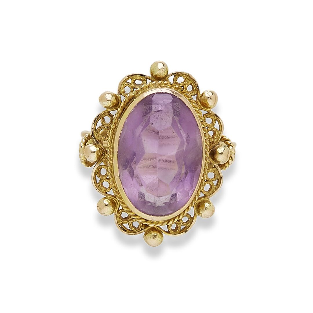 Null Amethyst ring
In 18K (750) gold set with an oval amethyst, gross weight: 7.&hellip;