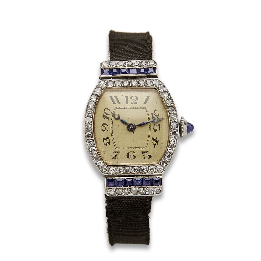 Null Reloj de pulsera de señora Belle Epoque con diamantes y zafiros

Forma de t&hellip;