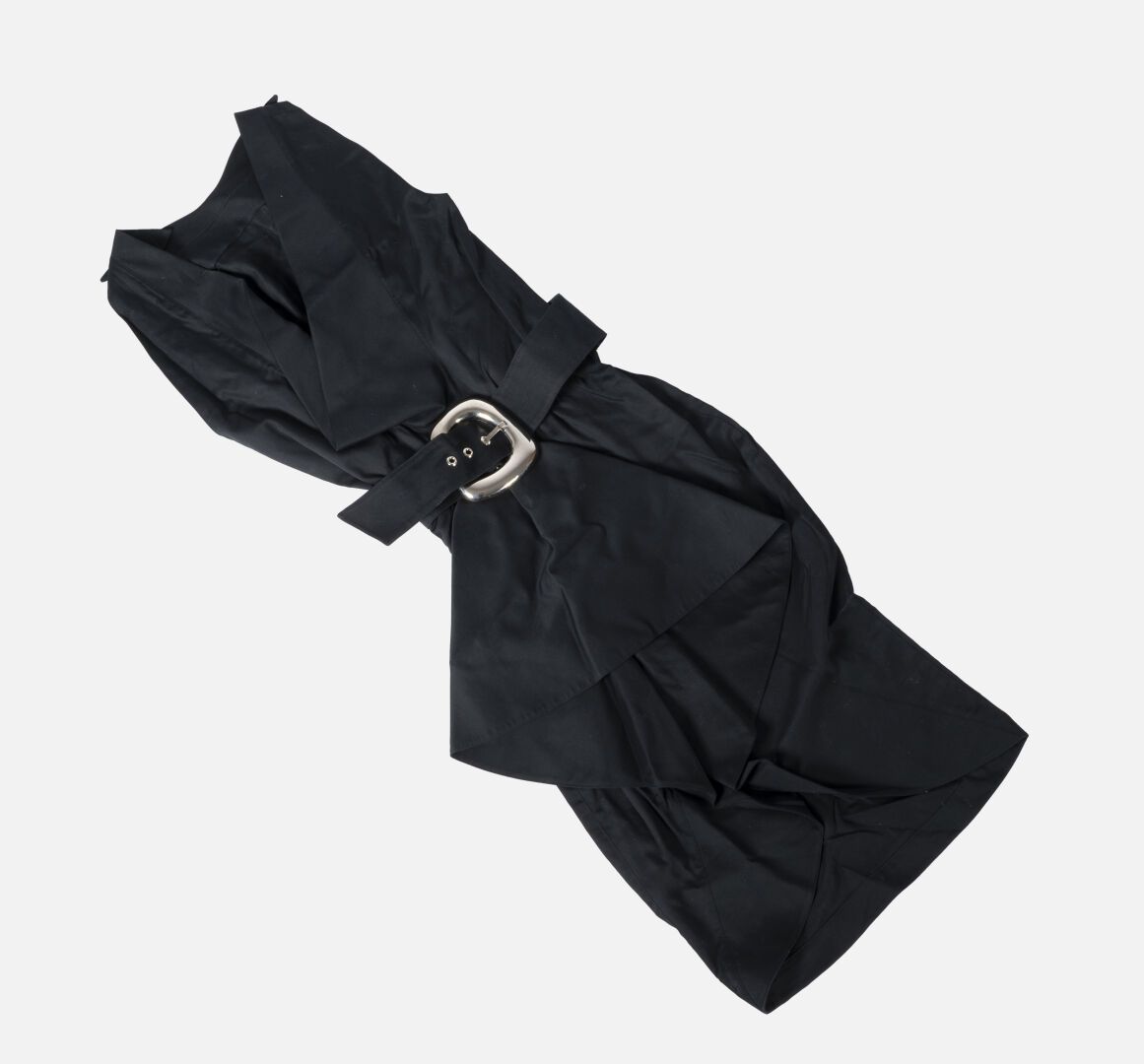 Thierry MUGLER 黑色长袖连衣裙，尺寸为38号，还有一条带状连衣裙，尺寸为36号