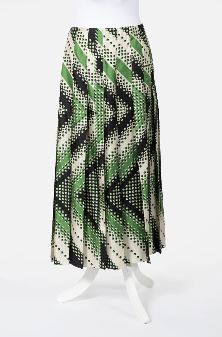 GUCCI Langer, plissierter Seidenrock mit geometrischen Mustern in Schwarz, Grün &hellip;