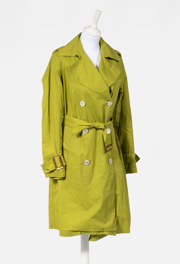 MACKINTOSH Apple green trench coat with belts



Size M