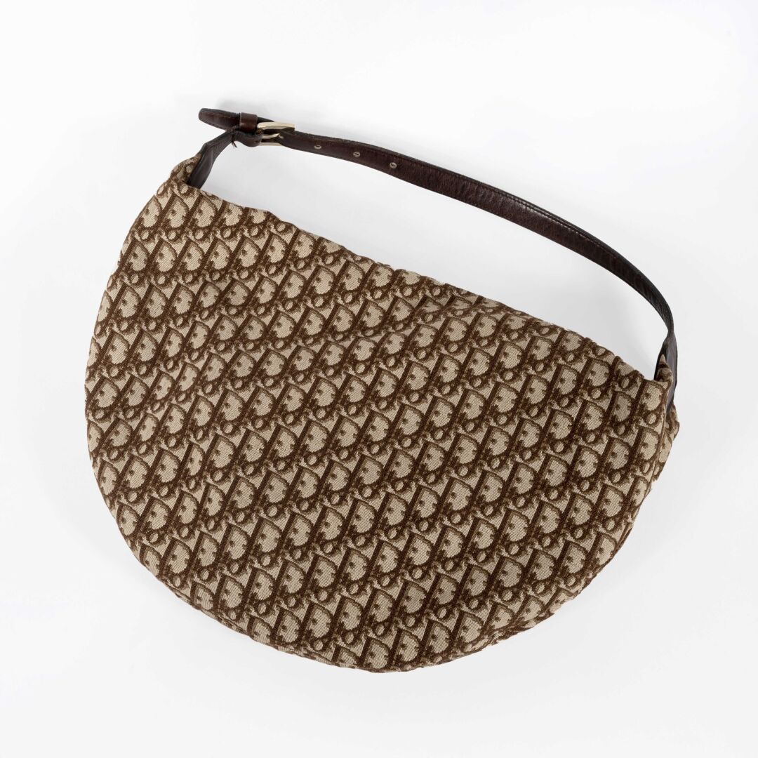 DIOR Brown monogram canvas bag, brown leather handle, zipper closure, light brow&hellip;
