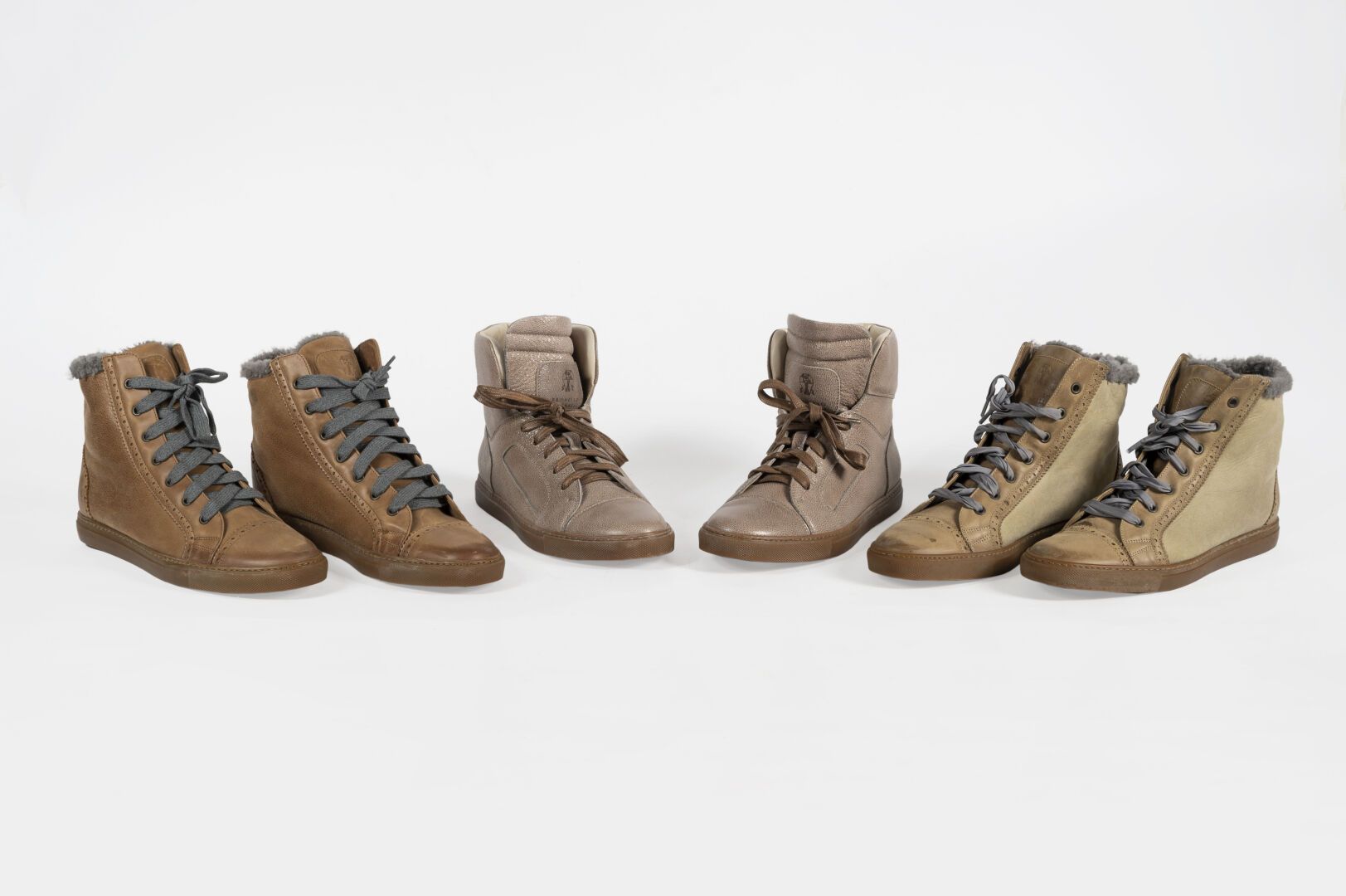 BRUNELLO CUCINELLI 三双棕色和米色的皮革训练鞋
尺寸40

使用状况