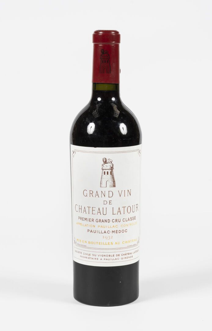 1 bouteille Château Latour 1932 拉图酒庄1932年酒1瓶
波亚克，一级特等酒庄

发布时间较晚。非常好的方面。颈部水平。
晚期发&hellip;