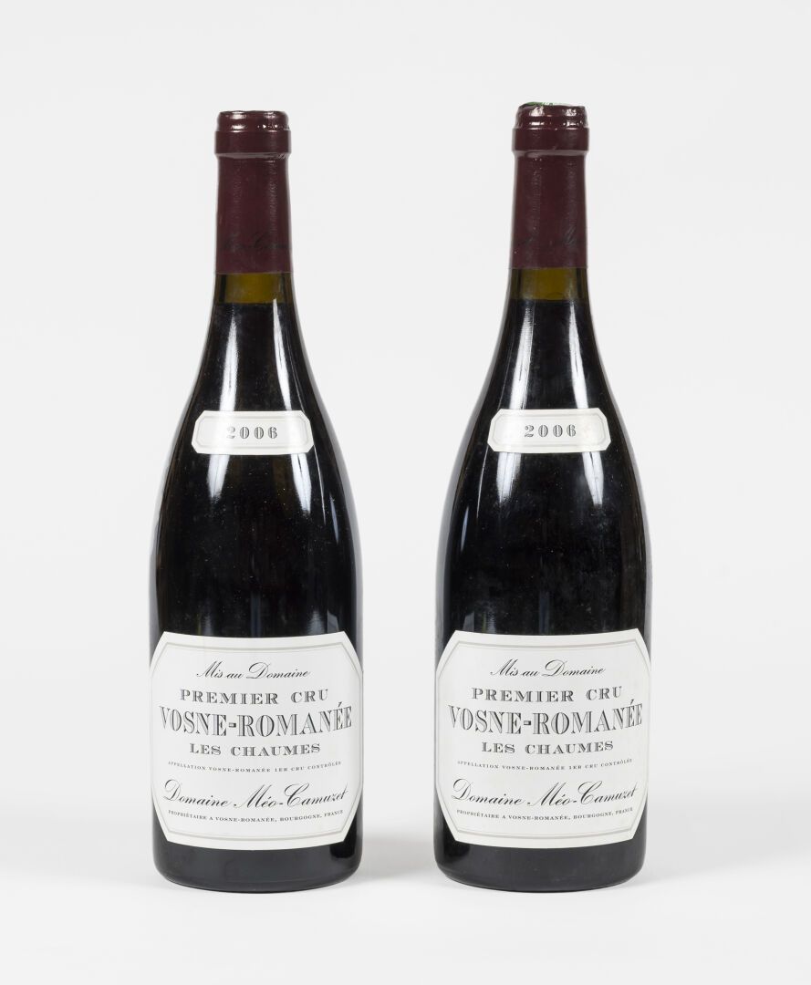 2 bouteilles de Vosne-Romanée 1er cru, Les Chaumes, Domaine Méo-Camuzet 2006 2 b&hellip;