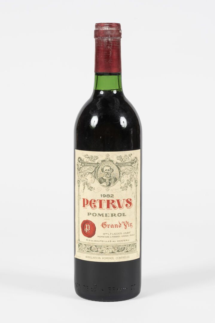 1 bouteille de Petrus 1982 1 Flasche Petrus 1982
Pomerol

Schönes Aussehen. Wass&hellip;