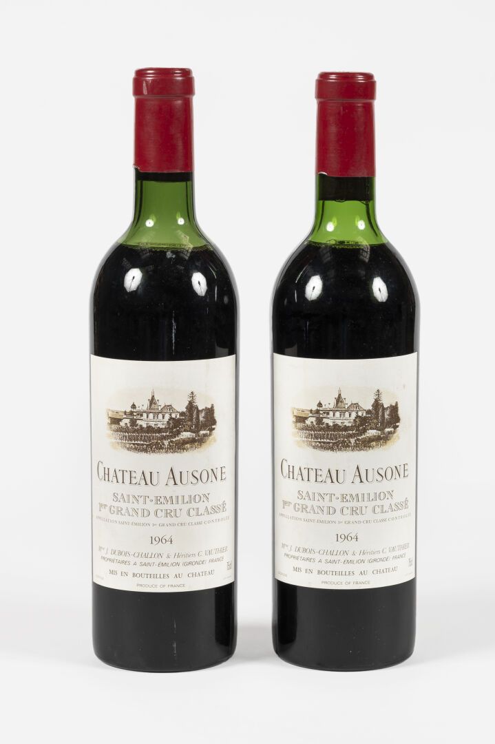2 bouteilles Château Ausone 1964 2瓶奥松酒庄1964年
圣埃米利永1级酒庄A级

美丽的外观。级别：一个高肩，一个稍低。
晚期&hellip;