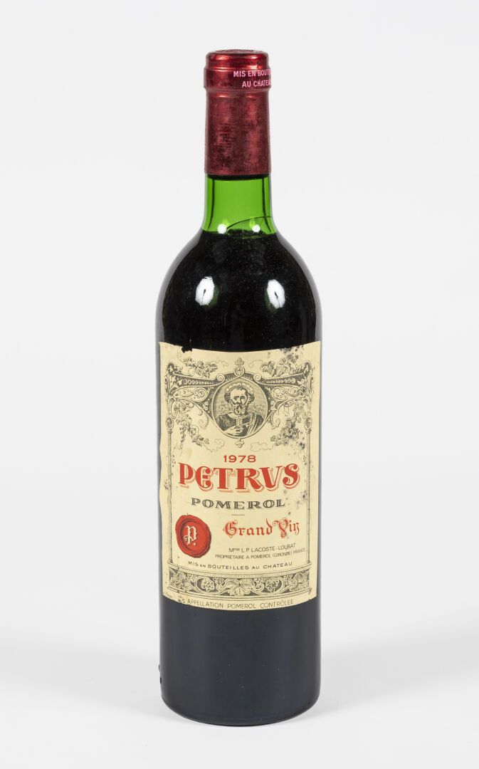 1 bouteille de Petrus 1978 1 Flasche Petrus 1978
Pomerol 

Beschädigtes Etikett,&hellip;