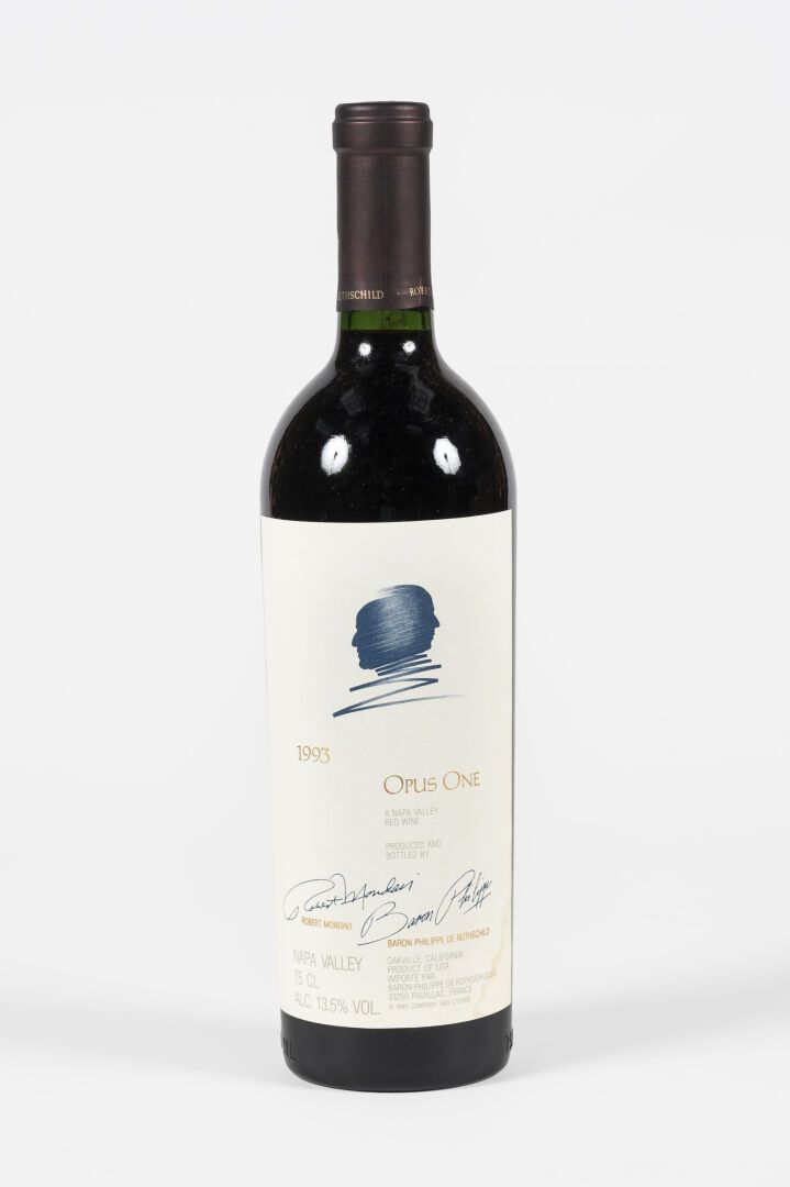 6 bouteilles Opus One 1993 6 bottles Opus One 1993
Napa Valley

Five stained lab&hellip;