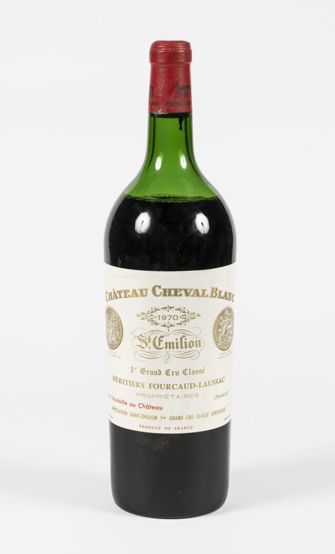1 Magnum Château Cheval Blanc 1970 1马格南白马酒庄1970年酒
圣埃米利永1级酒庄A级

漂亮的外观。肩部中上水平。
非常好&hellip;