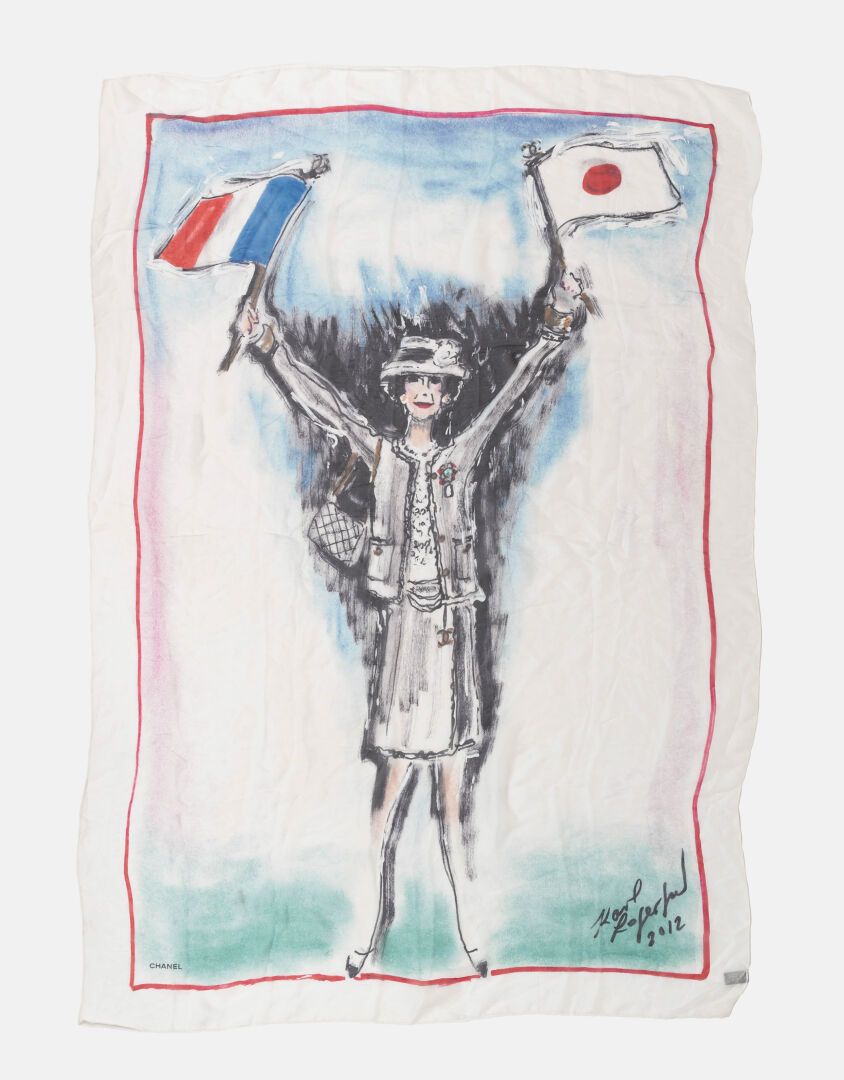 CHANEL Étole en mousseline de soie imprimée représentant Gabrielle Chanel, dessi&hellip;