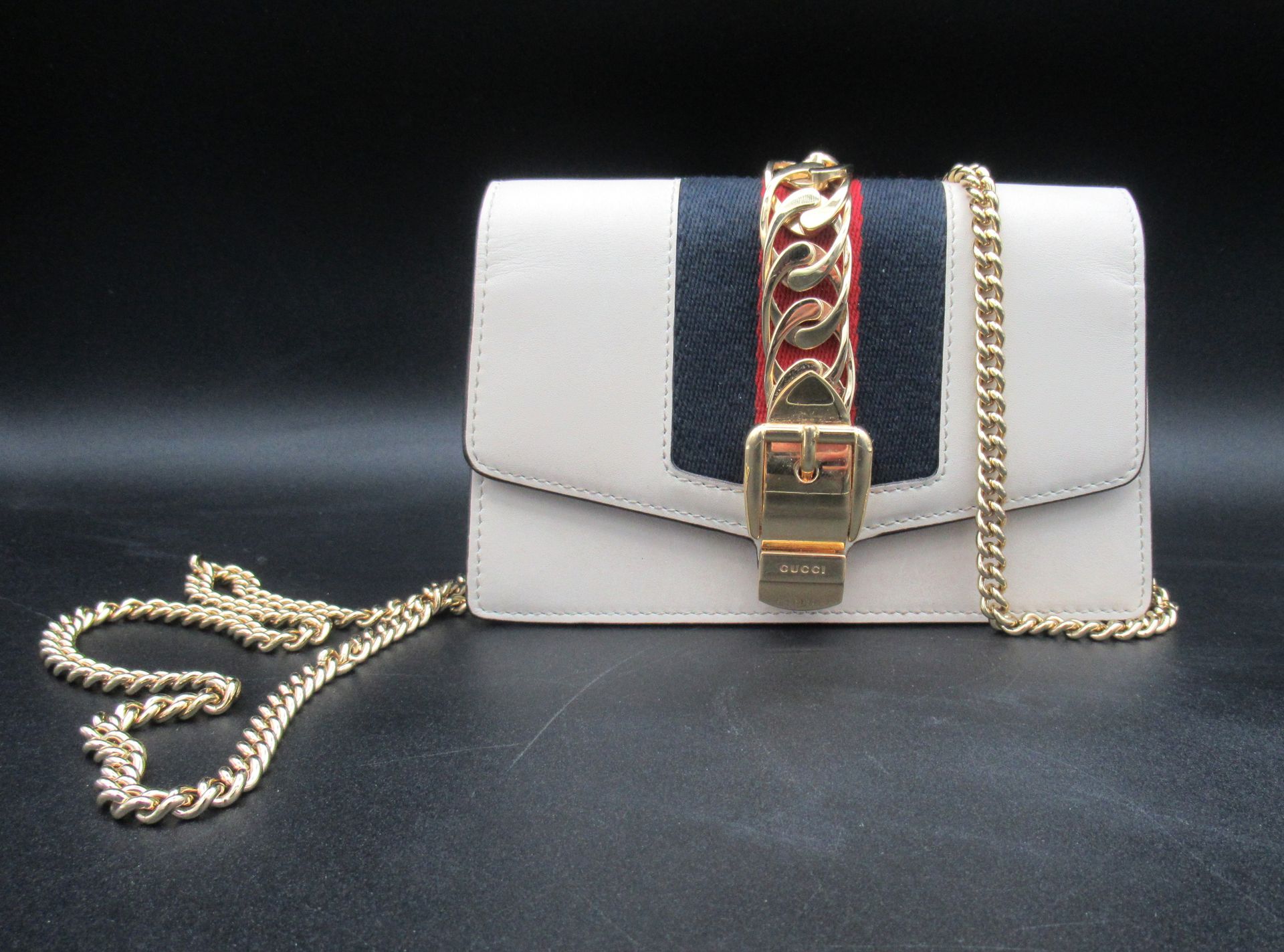 GUCCI Mini Sylvie bag, leather and fabric with gold chain handle. 17 x 11 x 4 cm