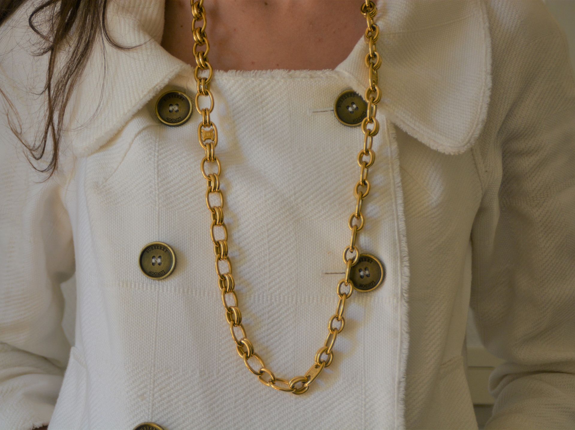 CELINE 
Necklace Céline in gilded metal. Length : 46 cm Gold splinter on a mesh