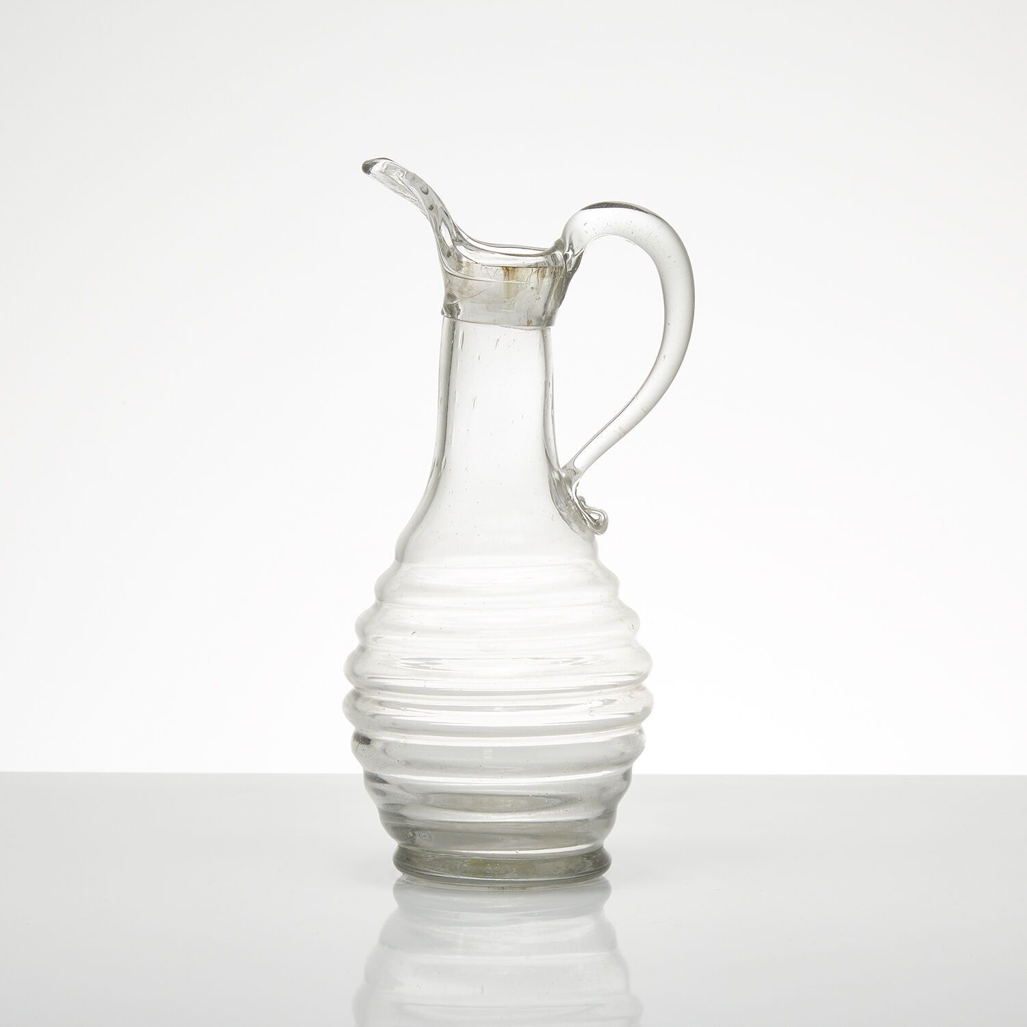 PETIT PICHET EN VERRE SOUFFLÉ, ÉPOQUE FIN XVIIIÈME SIÈCLE Small blown glass pitc&hellip;