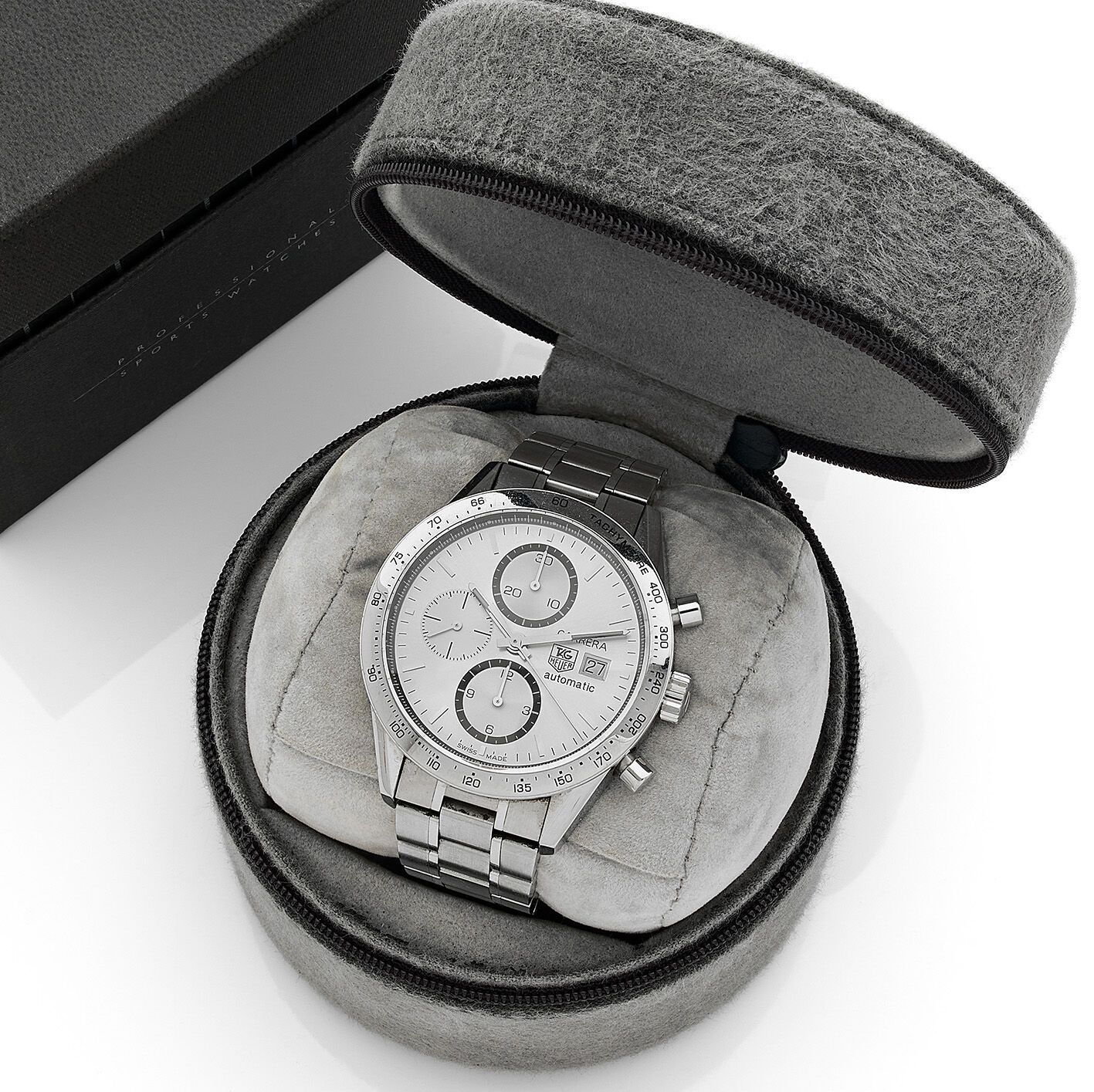 TAG HEUER CARRERA 豪雅Carrera 
男士不锈钢腕表，约2010年，灰色太阳纹表盘，应用时标，小秒针，30分钟和12小时计时累积器，日期位于&hellip;