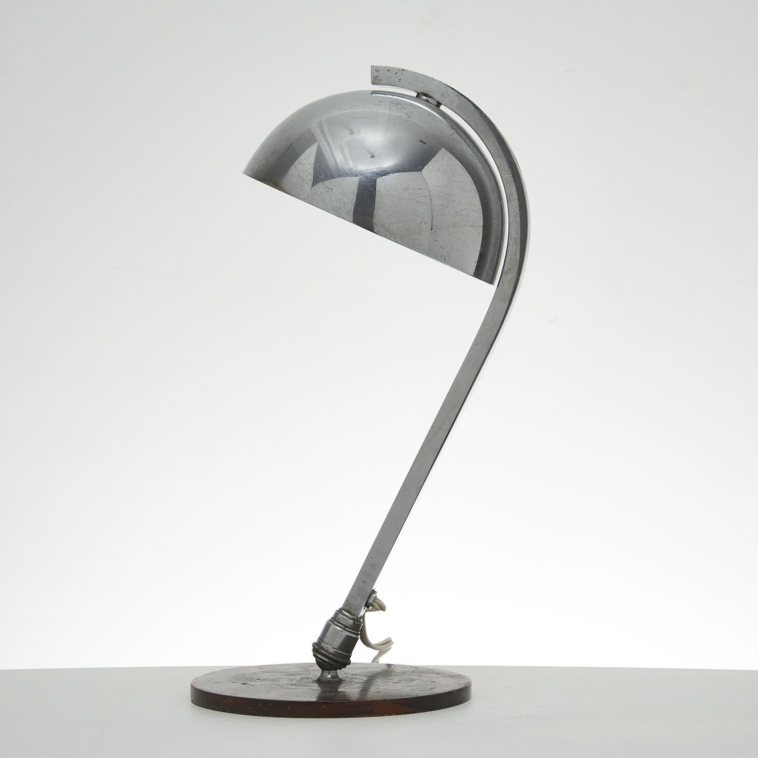 TRAVAIL FRANCAIS TRAVAIL FRANCAIS 
Lampe de bureau en métal chromé à une lumière&hellip;
