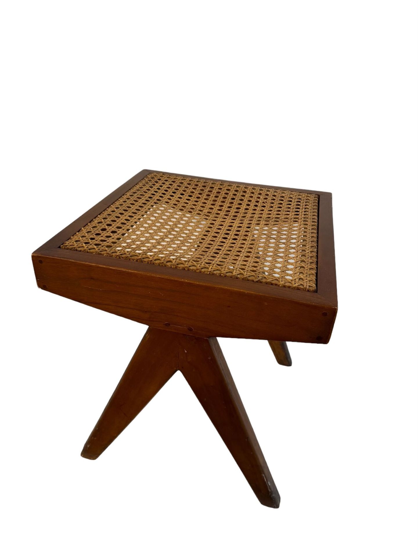 XX siècle XX century
Modernist stool in lacquered wood and rattan cane.
H 45 x W&hellip;