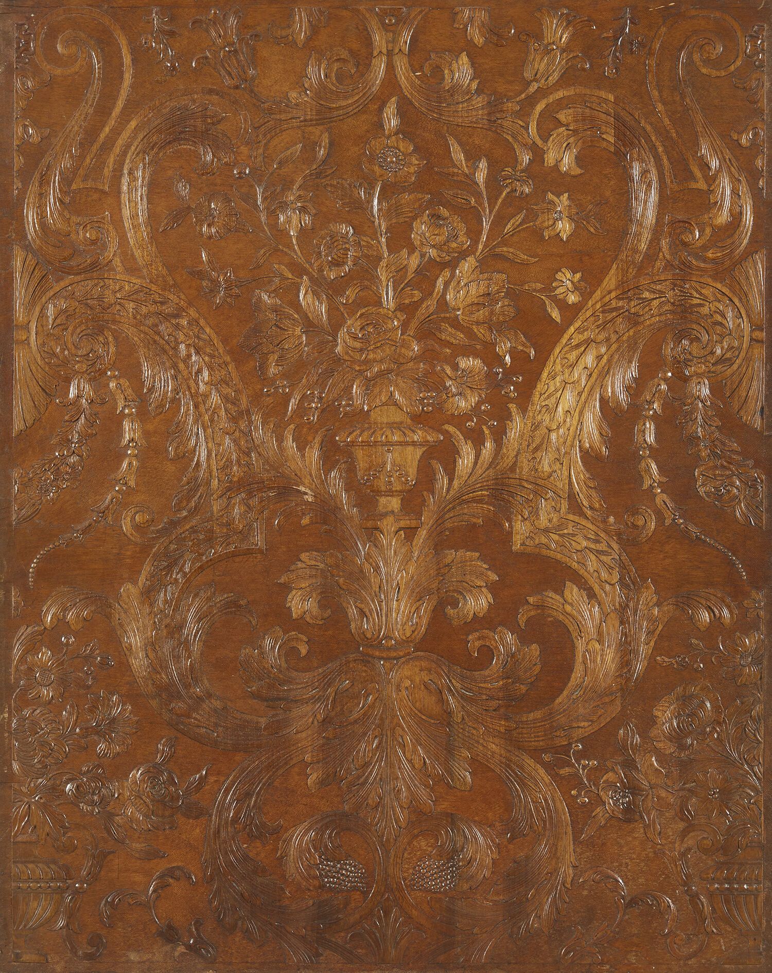 LOUIS XVI (DE STYLE) 路易十六（风格）
镶板上的叶状刺桐叶环绕着盛开的美第奇花瓶。
路易十六风格，20 世纪
木制装饰板，路易十六风格，20&hellip;