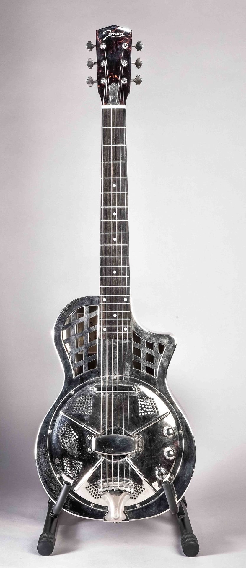 Null 共鸣器吉他，"Johnson "JM - 994E，状态非常好，长96厘米x30.5厘米，带包。