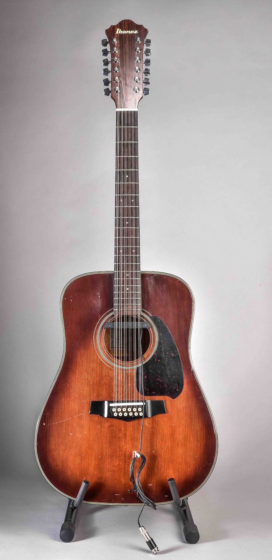 Null Gitarre, Ibanez V302 TV, Westerngitarre, Japan, Länge 109 cm x 39,8 cm, fes&hellip;