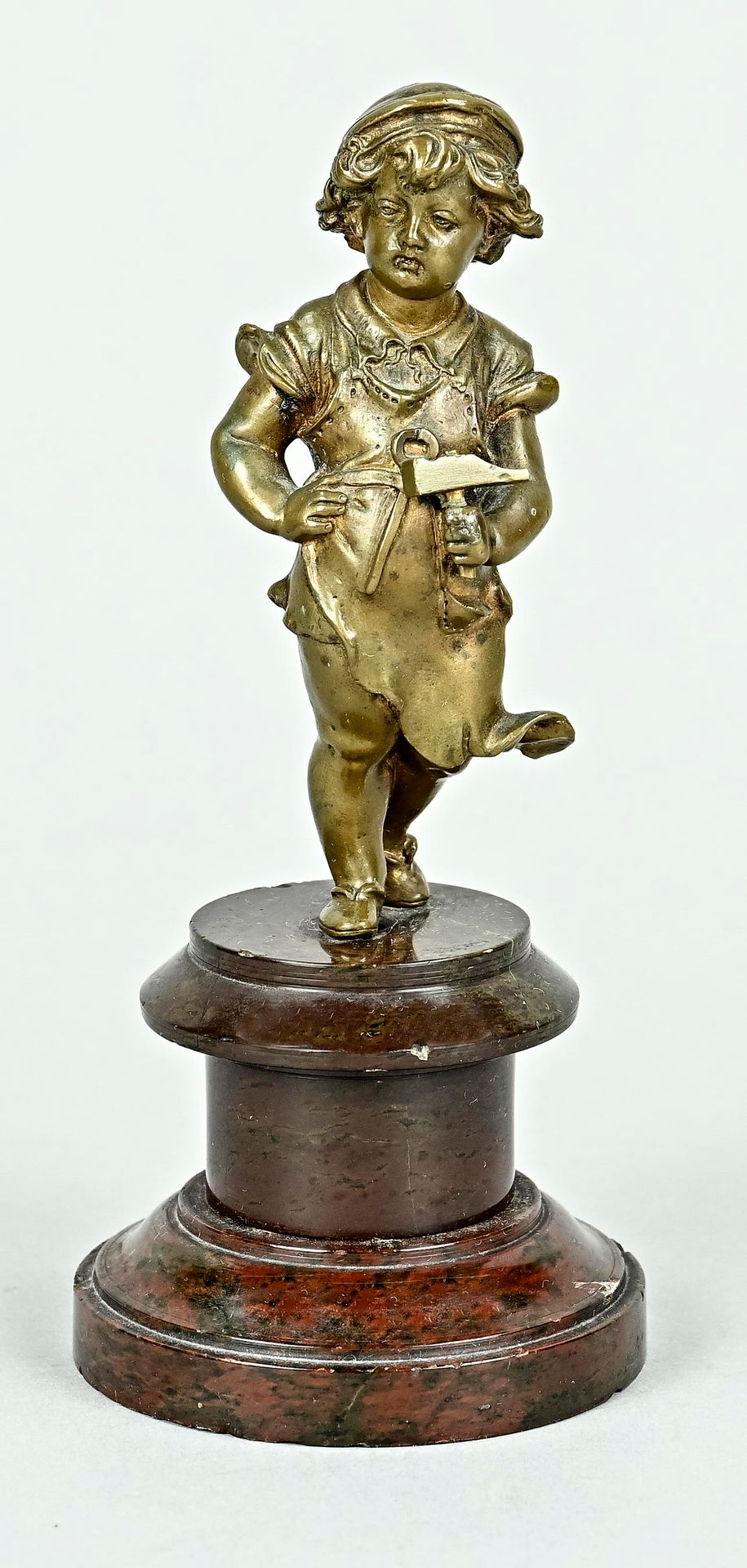 Null Bronzefigur, Deutschland, 19. Jh., "Der angehende Schmied", Marmorsockel, H&hellip;