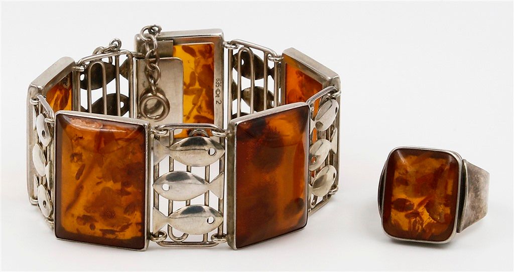 Null Fancy amber bracelet and ring, Fischland.835/000 silver. Bracelet made of f&hellip;