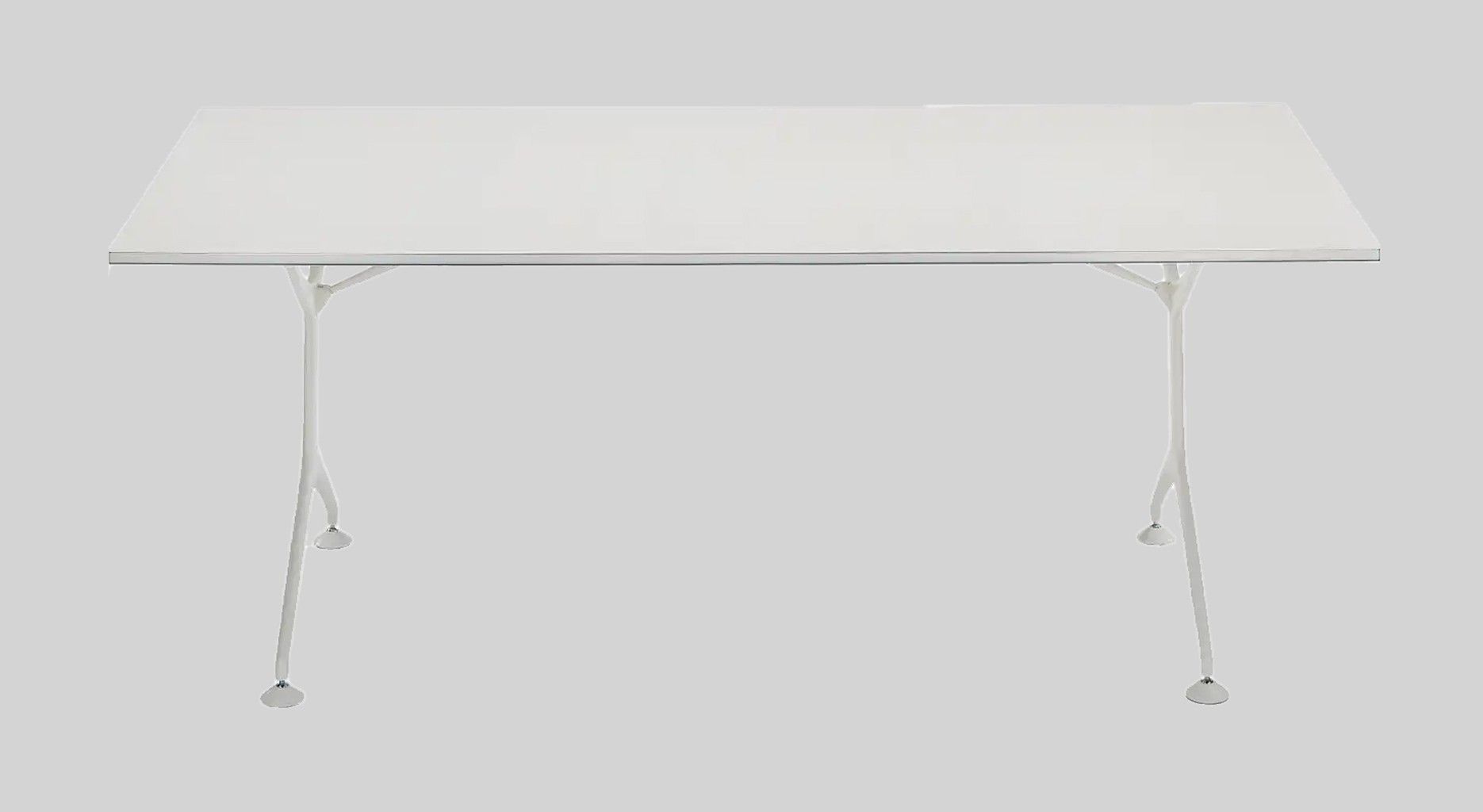 "Frametable", Alias. Piano rettangolare in laminato bianco su struttura in allum&hellip;