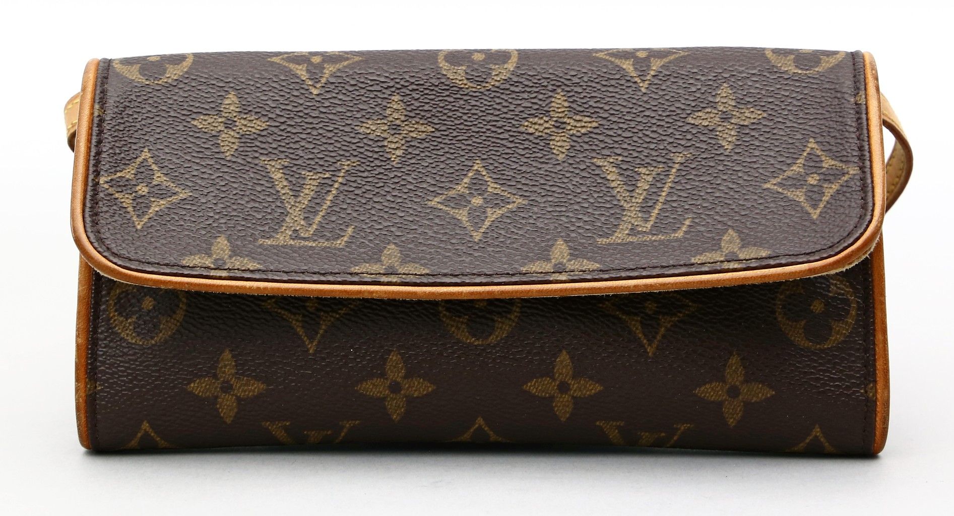 Pochette "Twin PM", Louis Vuitton. Bandolera de lona con monograma. Detalles en &hellip;