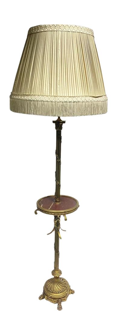 Null Bronze Stehlampe mit runder Marmorplatte, möglicherweise Frankreich pps.20.&hellip;
