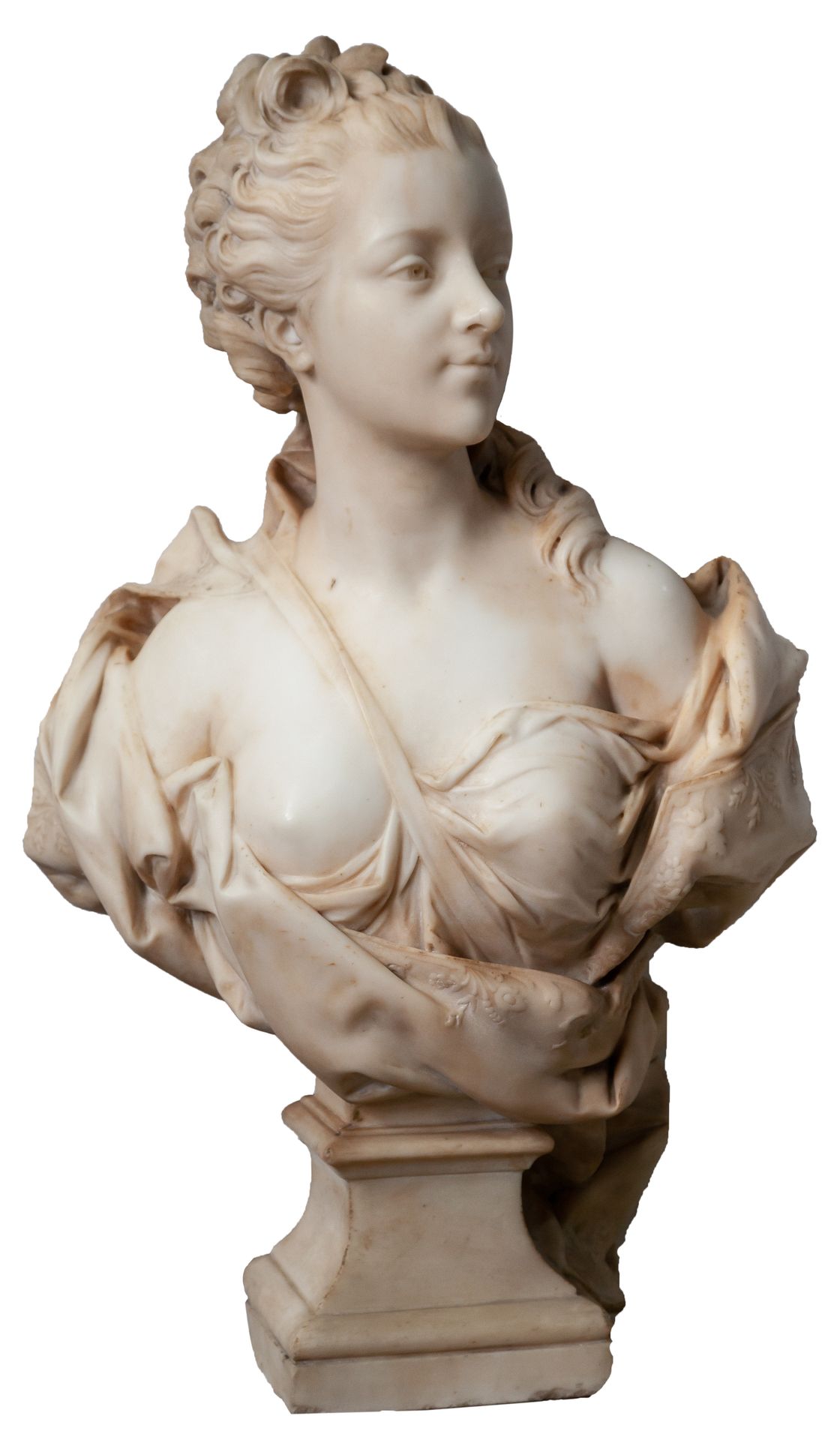 Null Buste en marbre blanc de Madame de Pompadour habillée en Diane de Chasse, F&hellip;