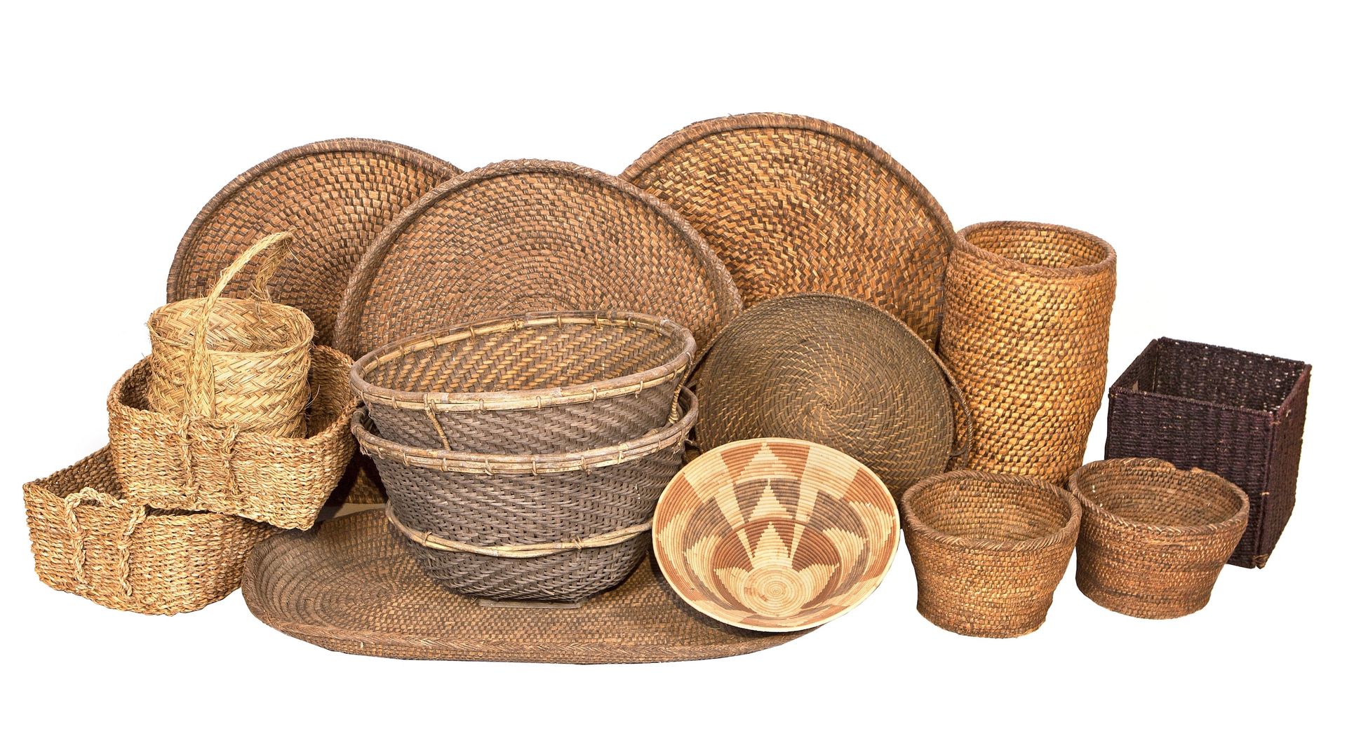 Null Set of wicker baskets and trays
15 pieces
72 cm diameter
150 - 200 €
