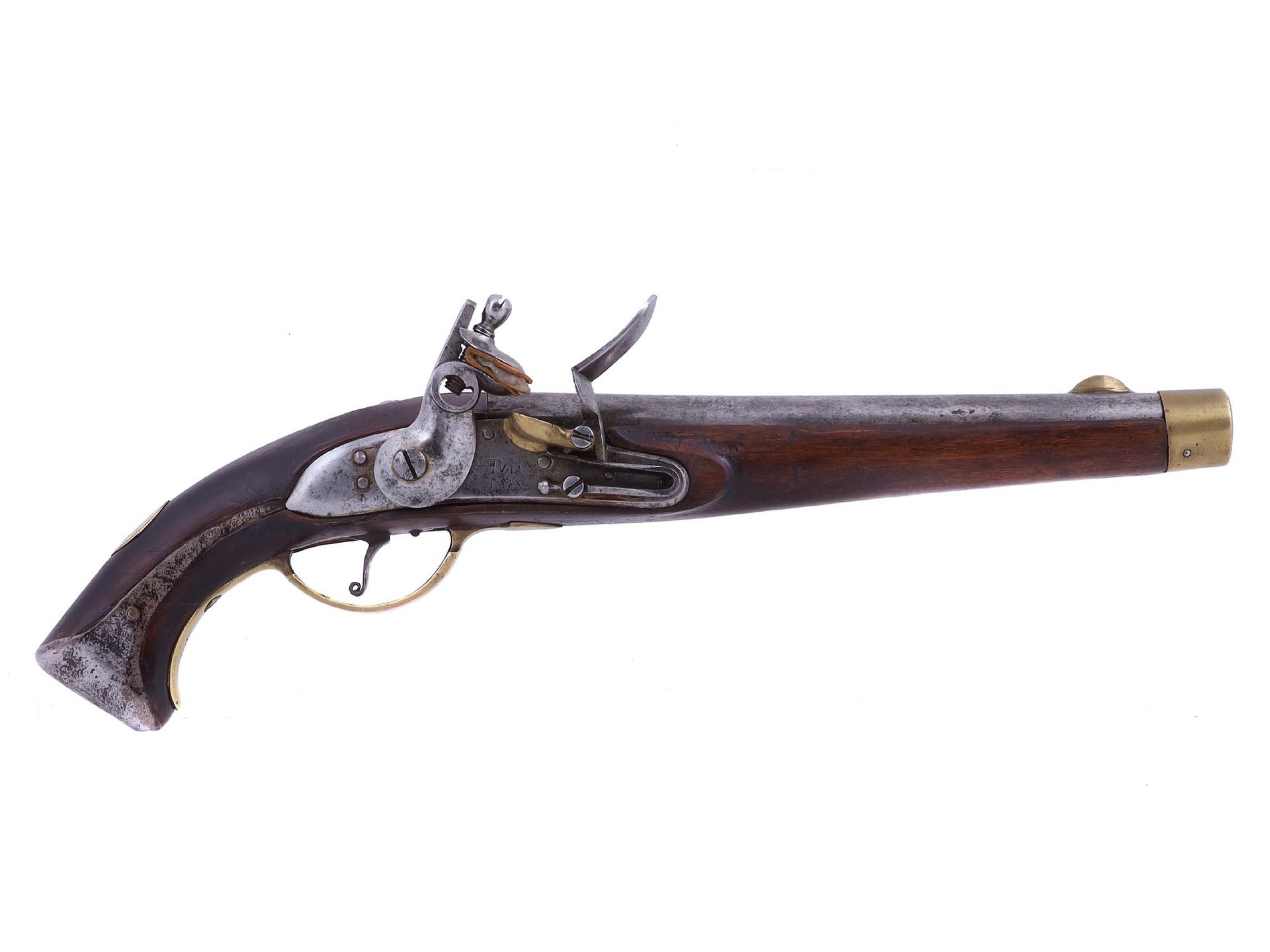 Null 
图拉燧发枪，枪膛和锁板上有兵工厂的标记。日期为1823年。扳机护圈上有一个兵工厂的标记。枪管为圆形滑膛，口径18毫米。手柄上有一个铜质奖章，上面有俄&hellip;