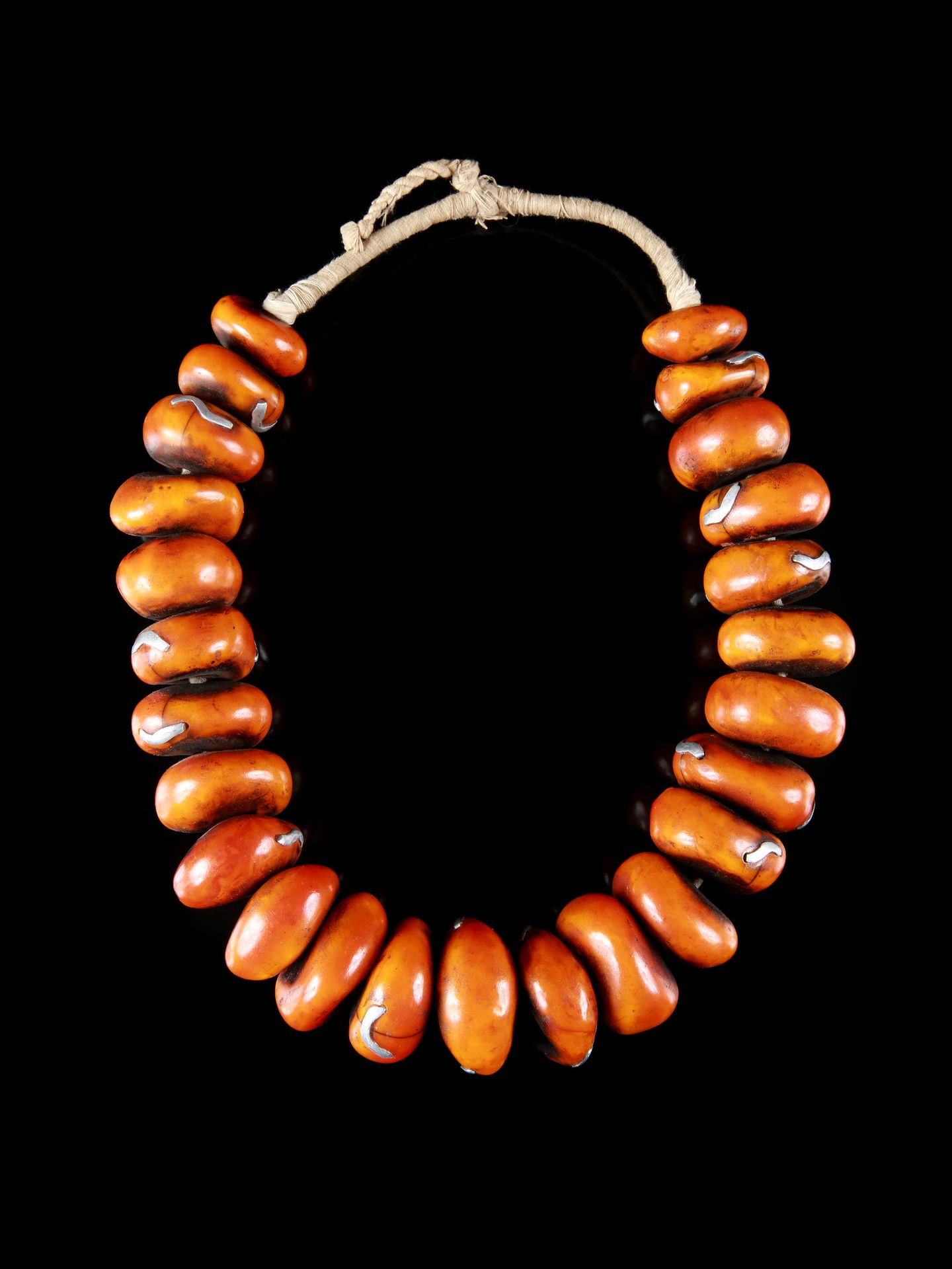 A Berber Copal Beads Necklace Collier de copal

Berbère, Sahel

Sans socle / wit&hellip;