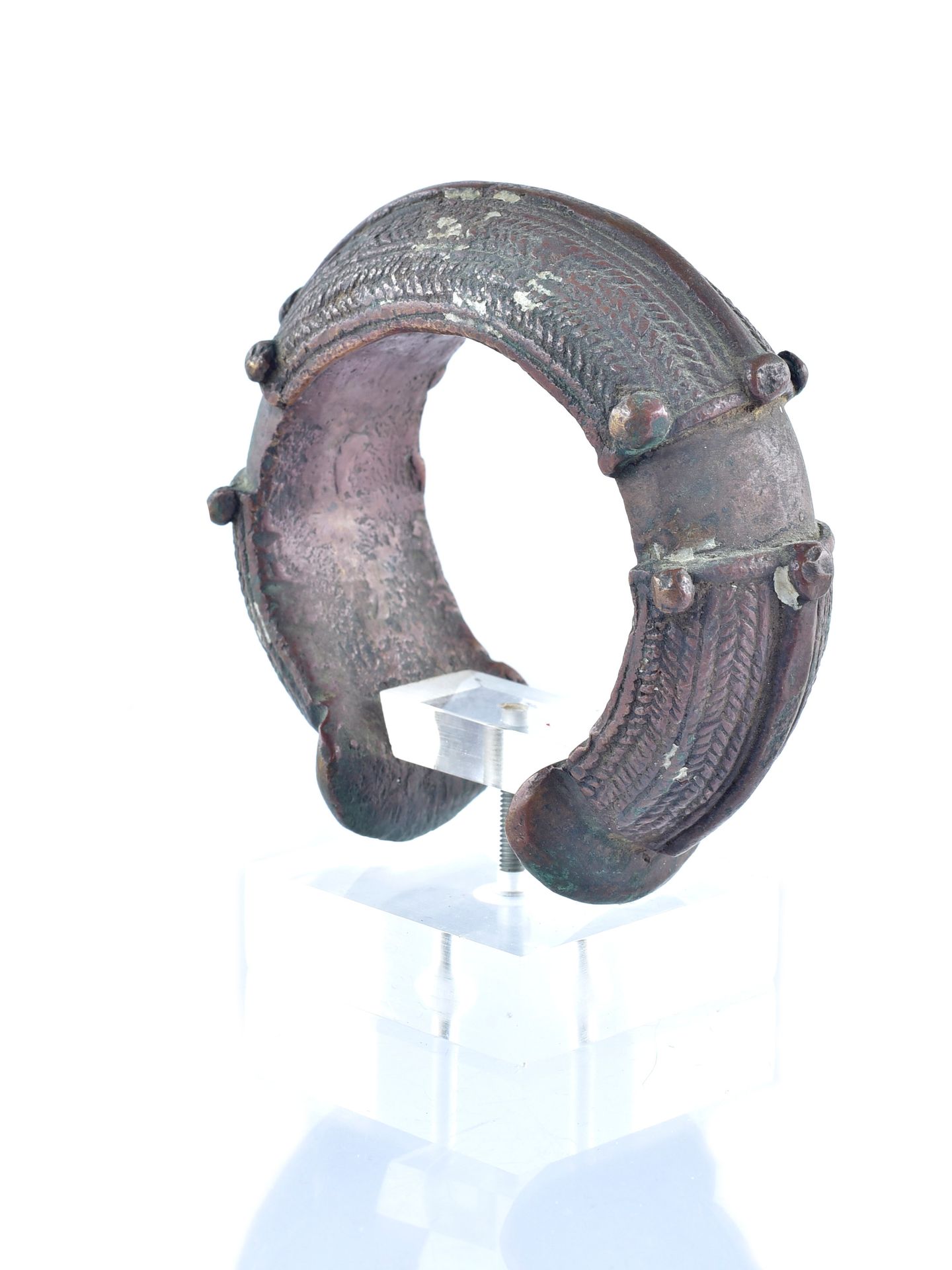 A Gurunsi Bracelet Armreif

Gurunsi, Burkina Faso

Mit Sockel / with base

Gelbg&hellip;