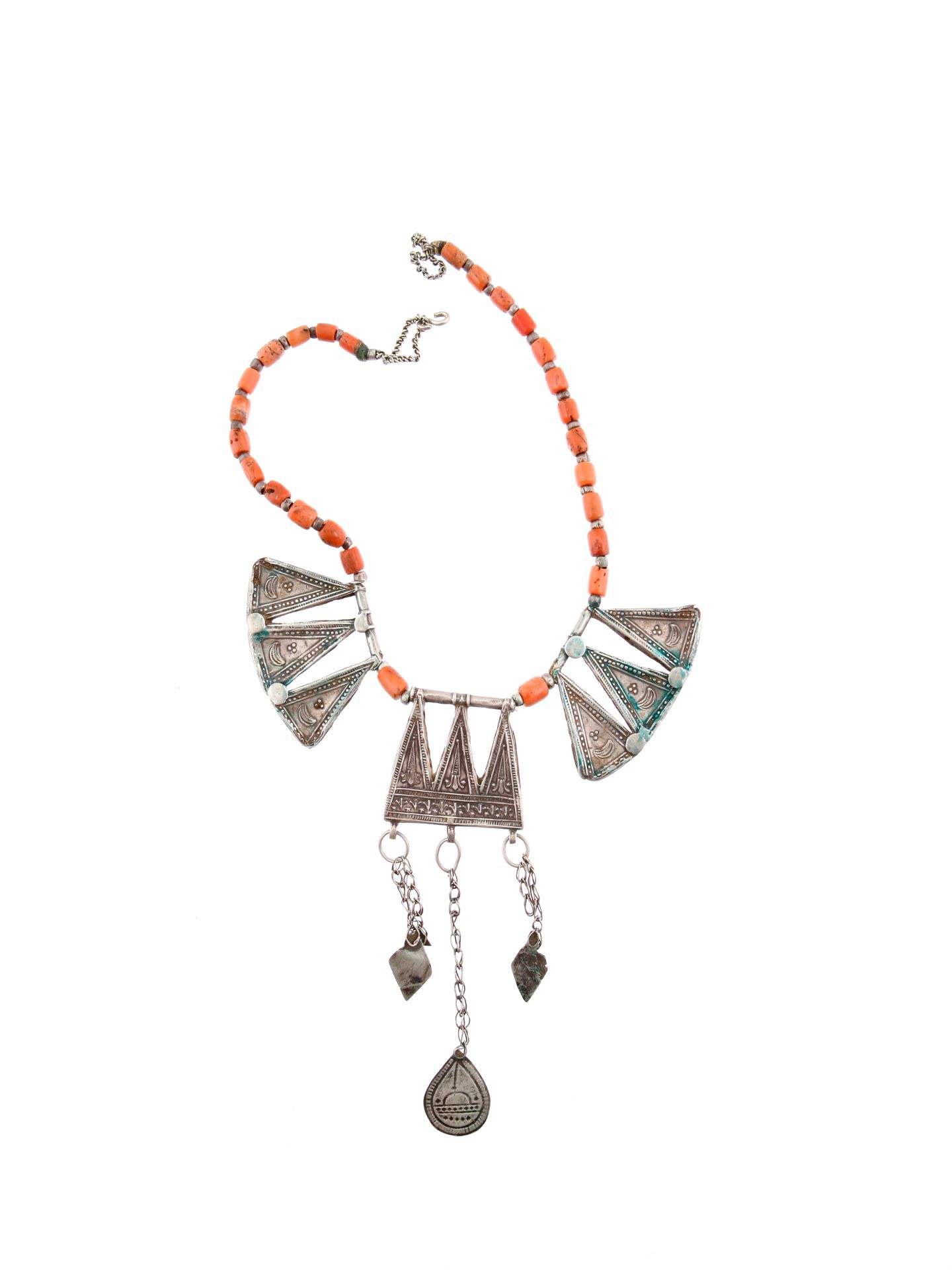 A Berber Necklace with three Pendants Collana con tre ciondoli gioiello

Berbero&hellip;