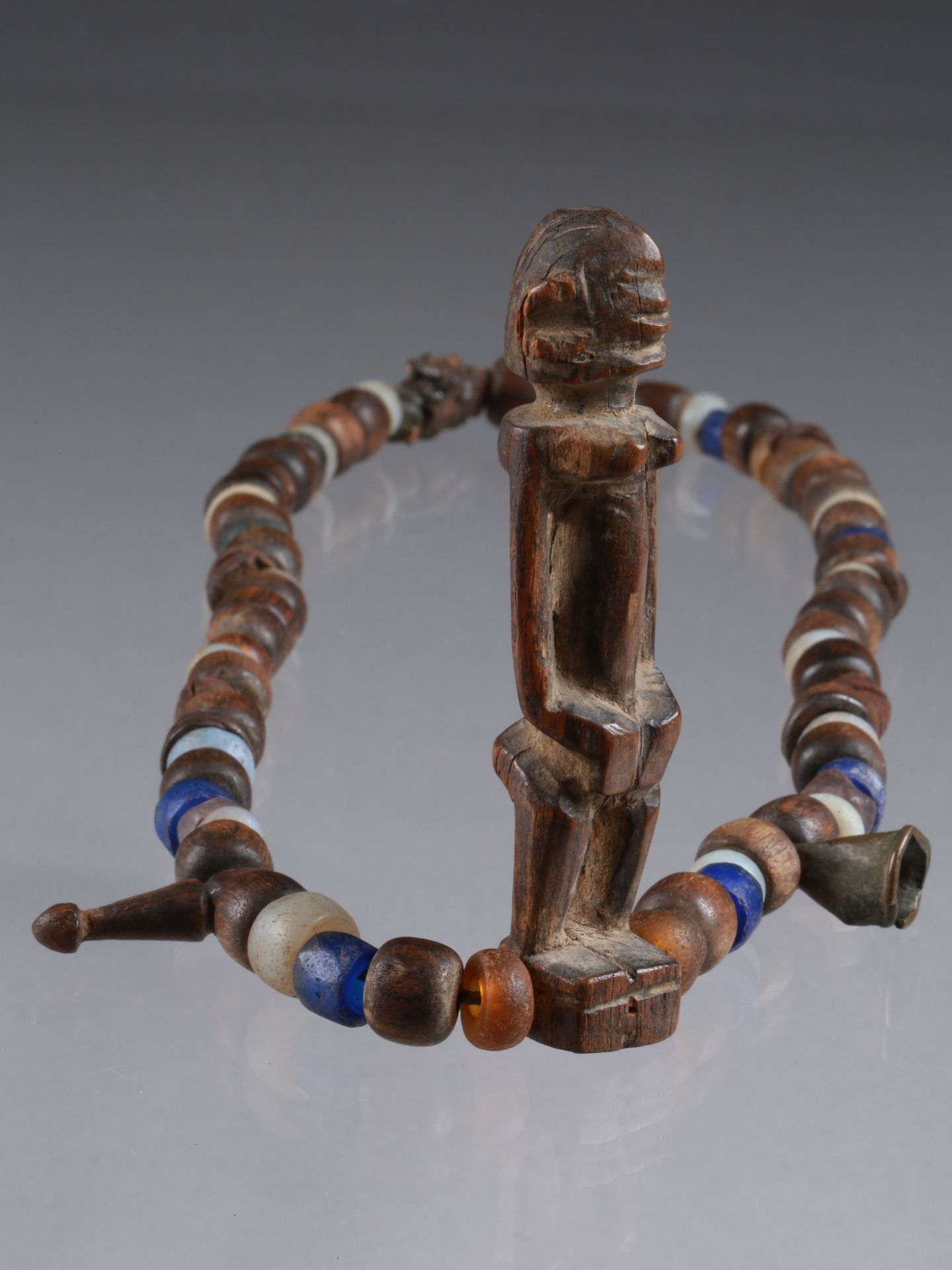 A Dogon Necklace with a figurative Pendant Collier avec pendentif figuratif

Dog&hellip;