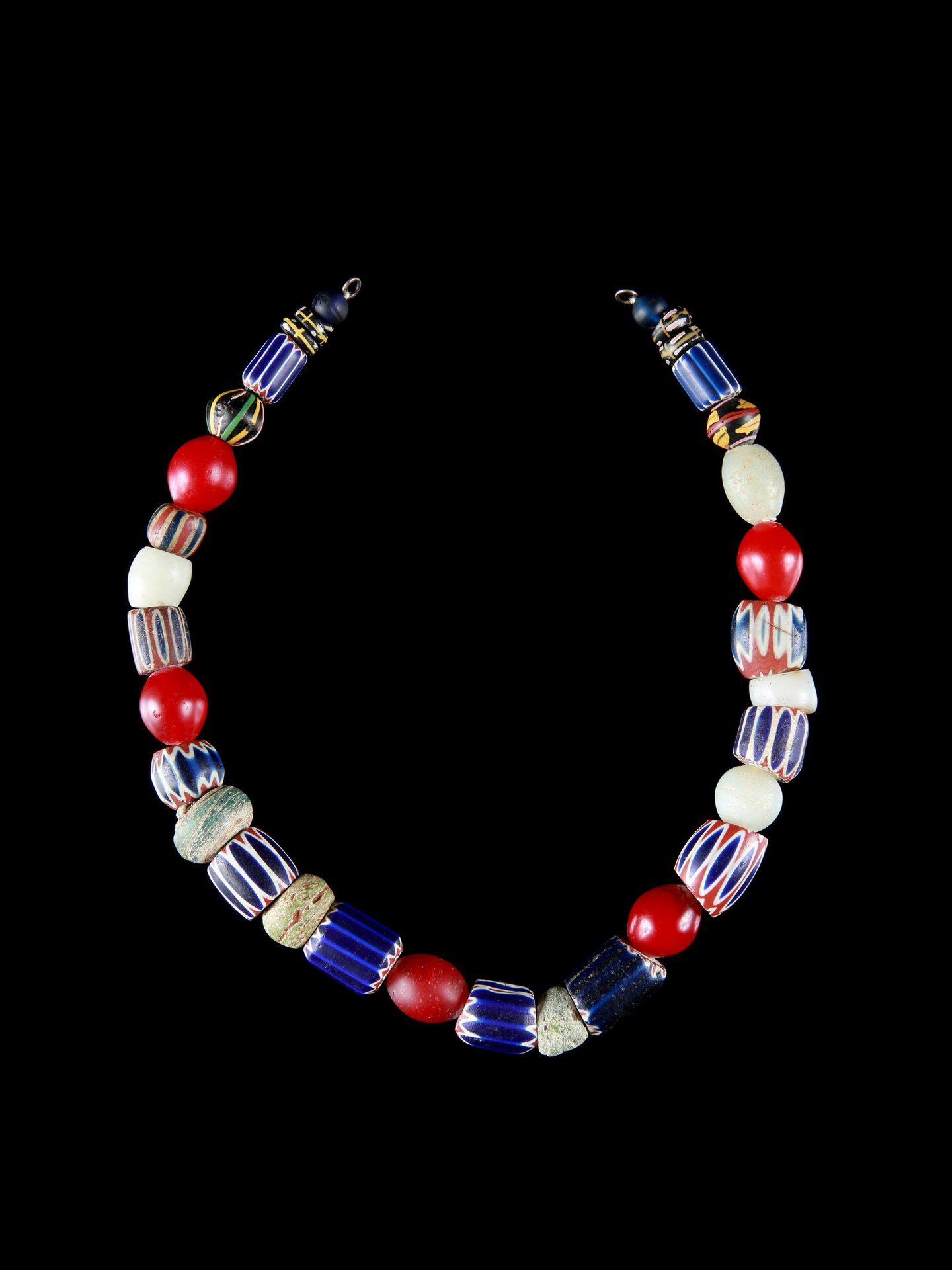 A Glass Beads Necklace Glasperlen-Collier

Italien / Westafrika

Ohne Sockel / w&hellip;