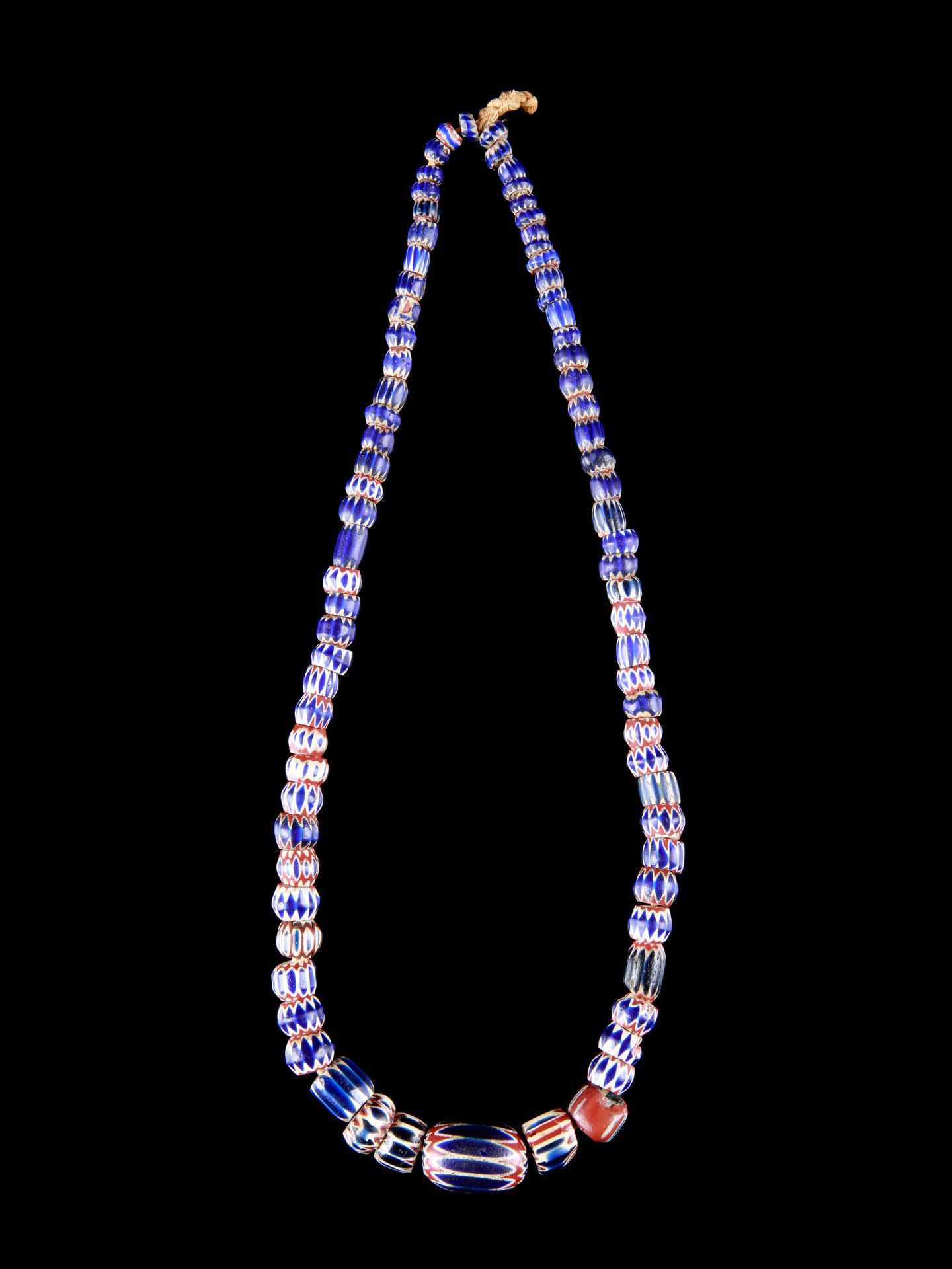 An Italian Chevron Beads Necklace Collar, cuentas chevronas

Italia / África Occ&hellip;