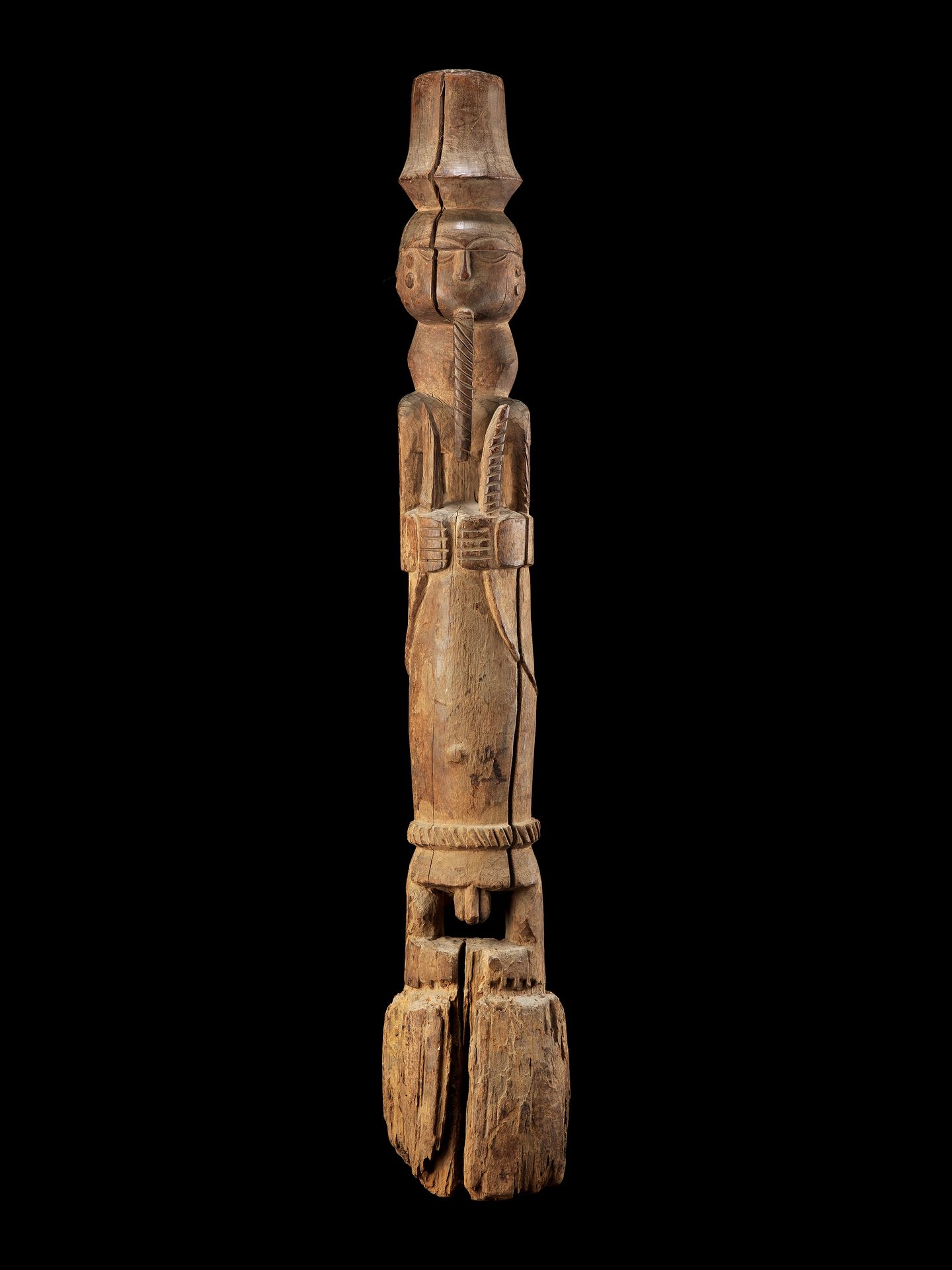 An Oron Figure, 
Ahnenfigur, "ekpu"

Oron, Nigeria

Mit Sockel / with base

Holz&hellip;