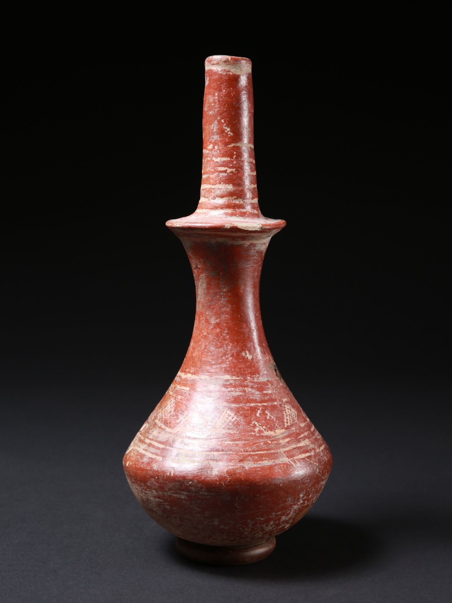 A Djenne Terracotta Vase Récipient en terre cuite en forme de vase
Djenné, Mali
&hellip;