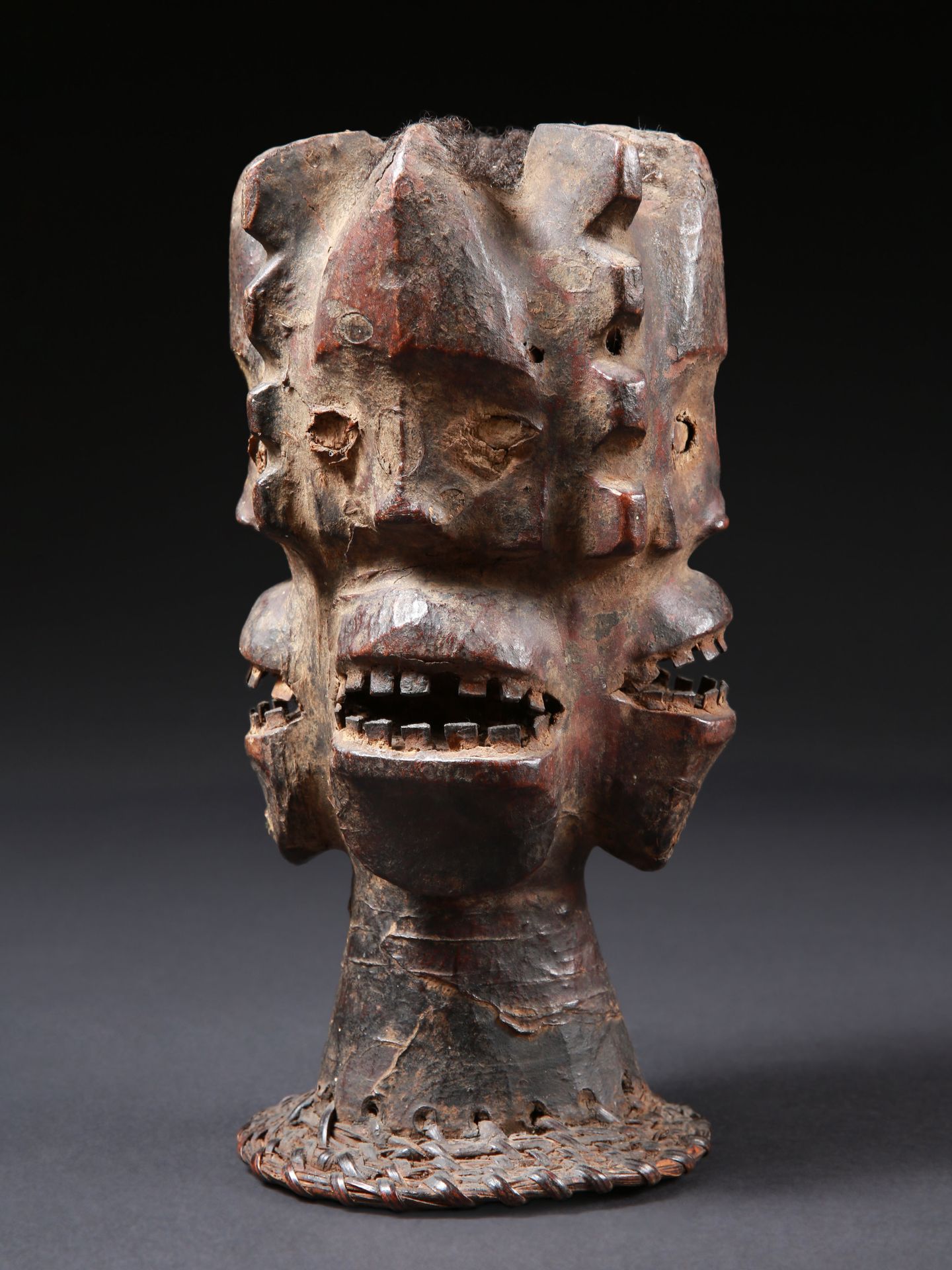 An Widekum four-headed Headdress Coiffe de tête à quatre têtes
Widekum, Cameroun&hellip;
