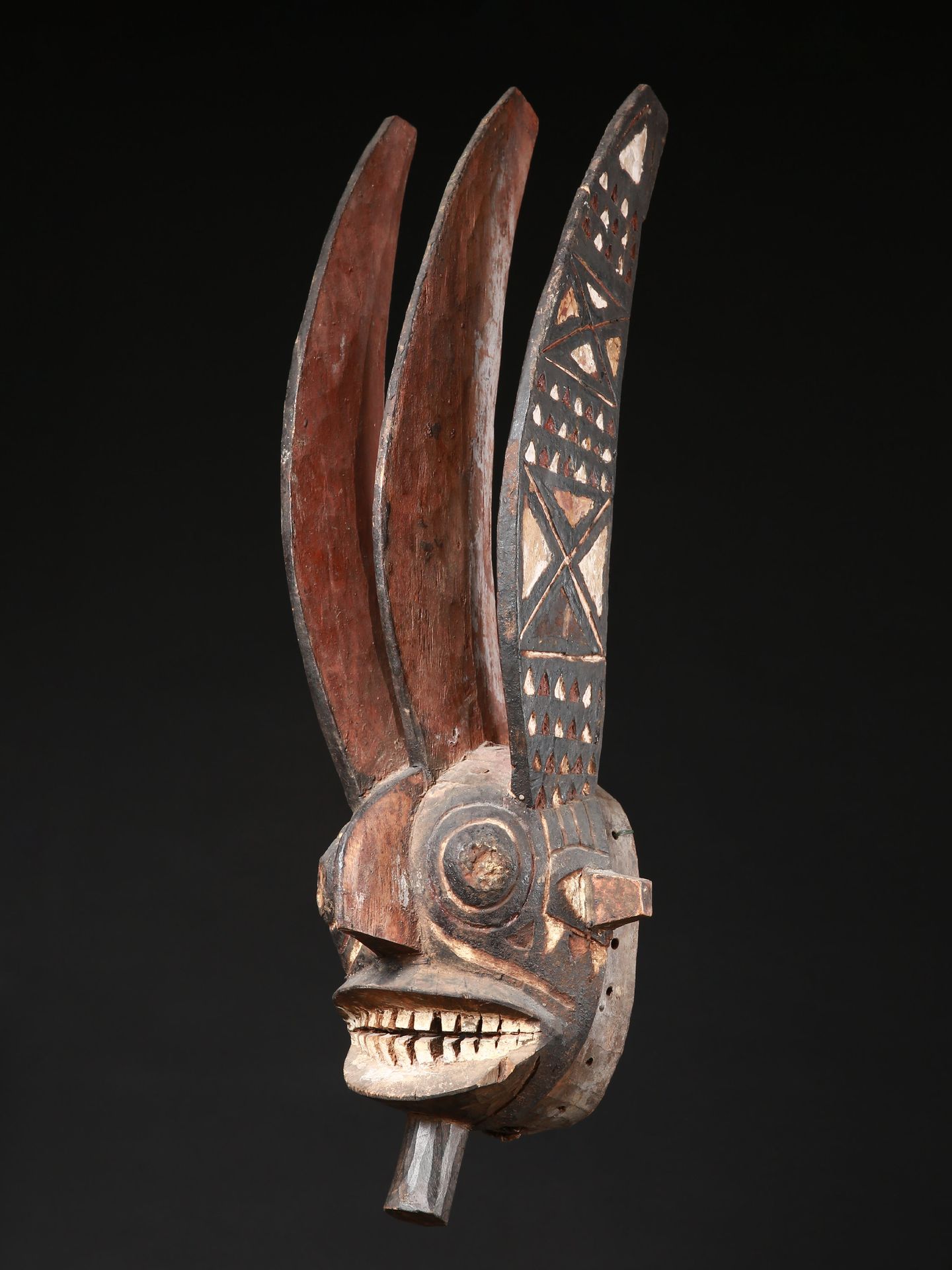 A Winiama Mask (bat) Masque (chauve-souris)
Winiama, Burkina Faso
Sans socle / w&hellip;