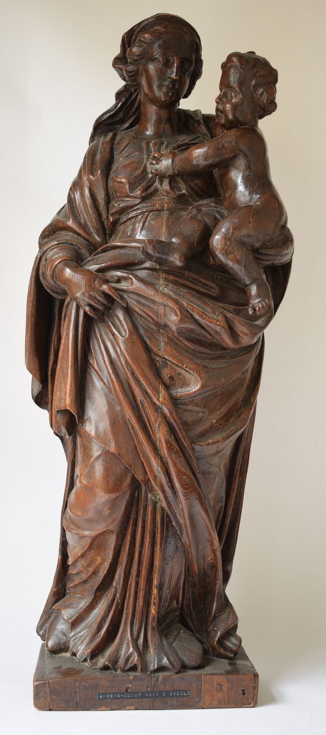 Null statue of carved oak. Antwerp, circa 1700. H: 94 cm.