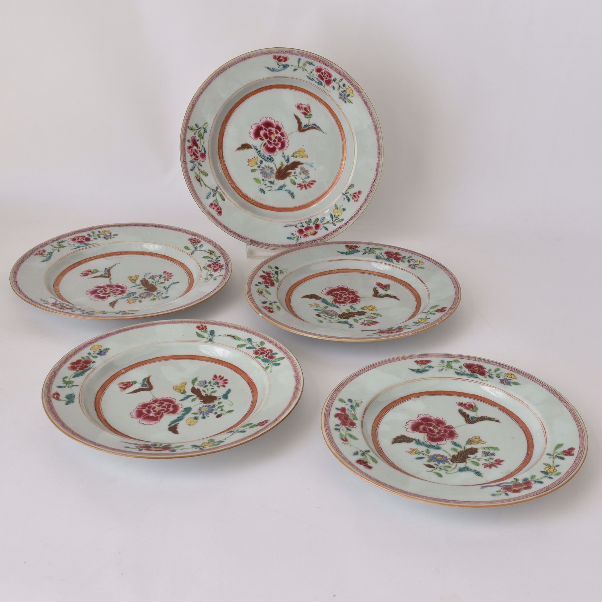 FIVE PLATES decorated with flowering branches. Kien Long era (minor injury).